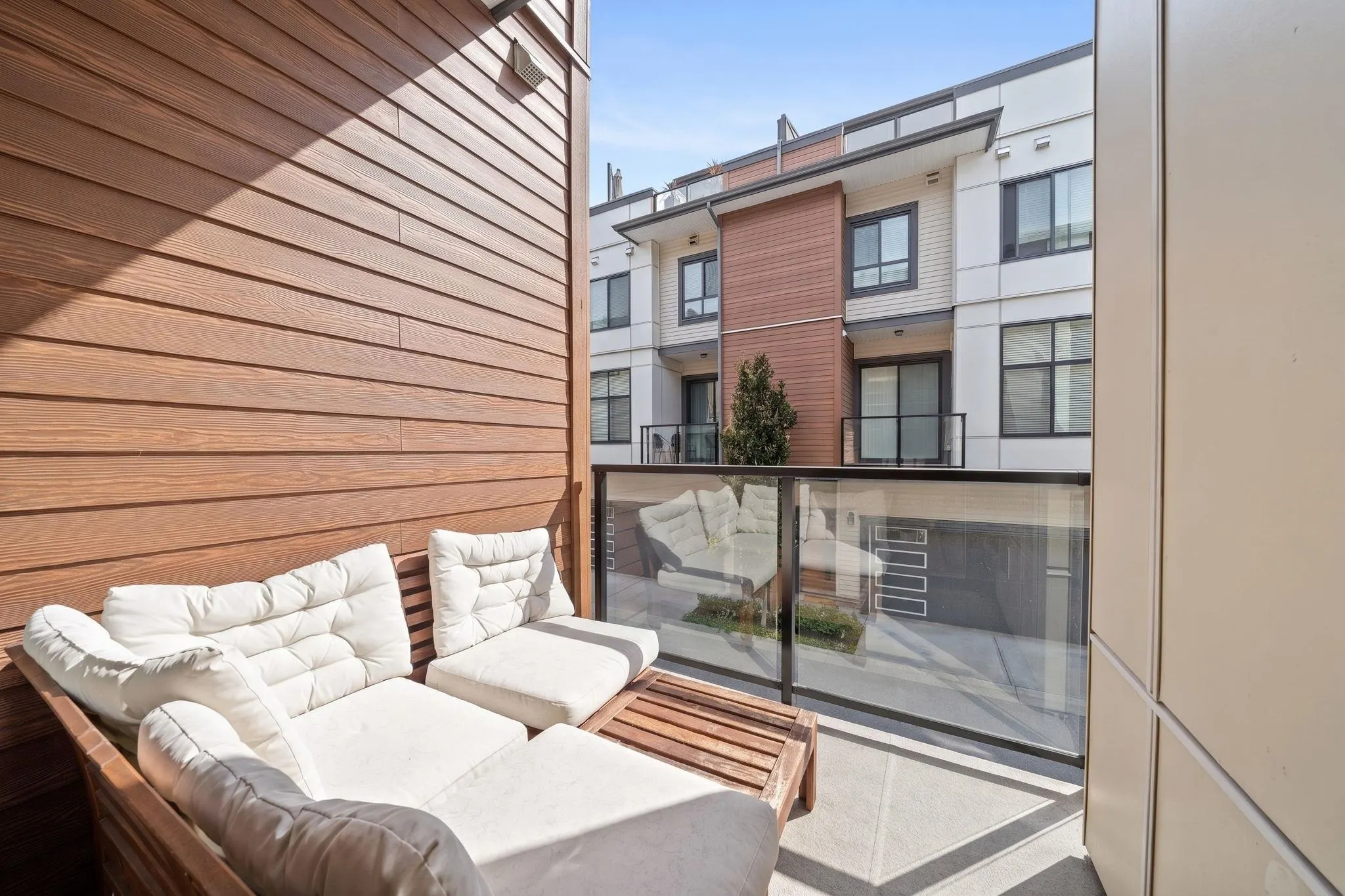 20849 78b Avenue #27