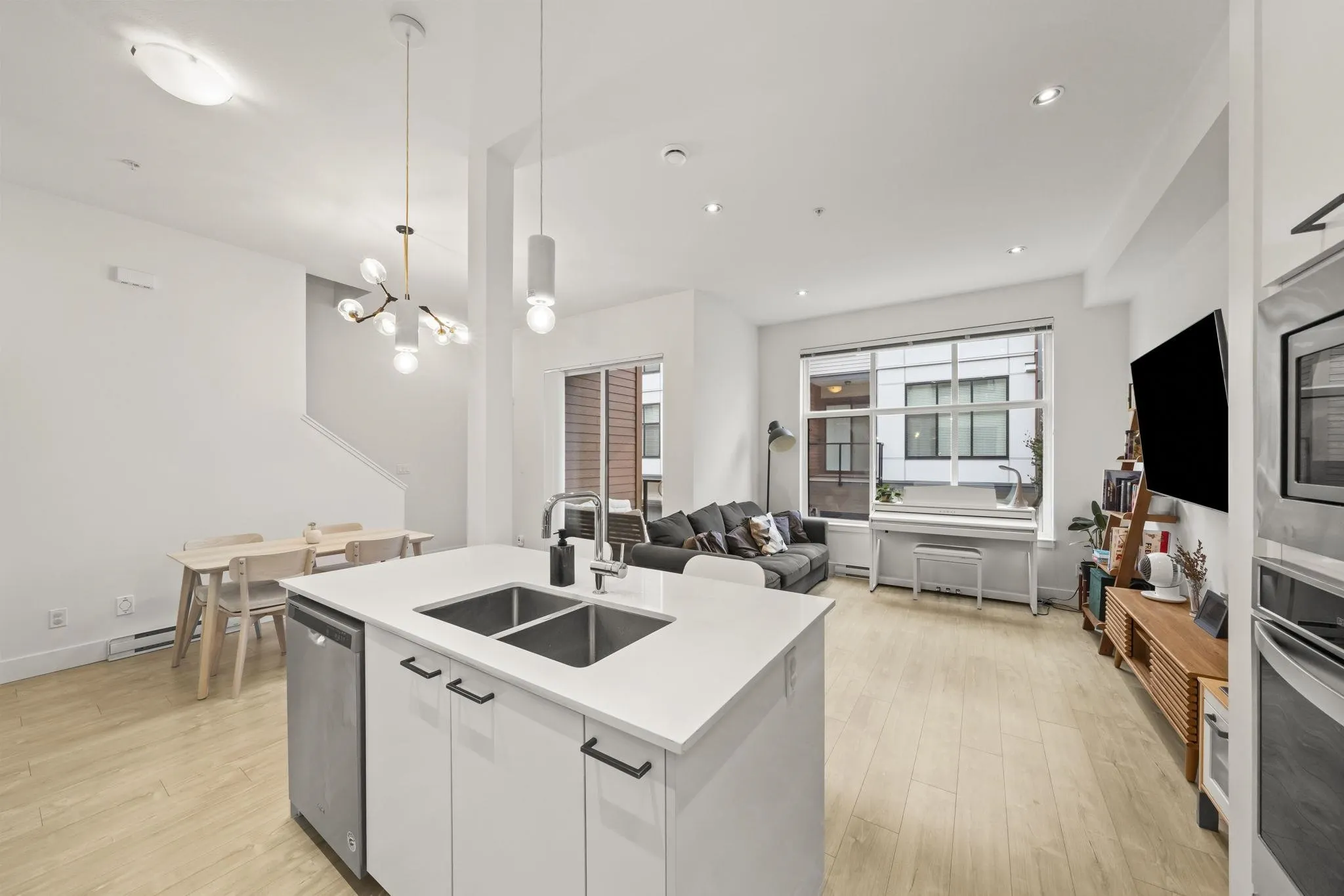 20849 78b Avenue #27
