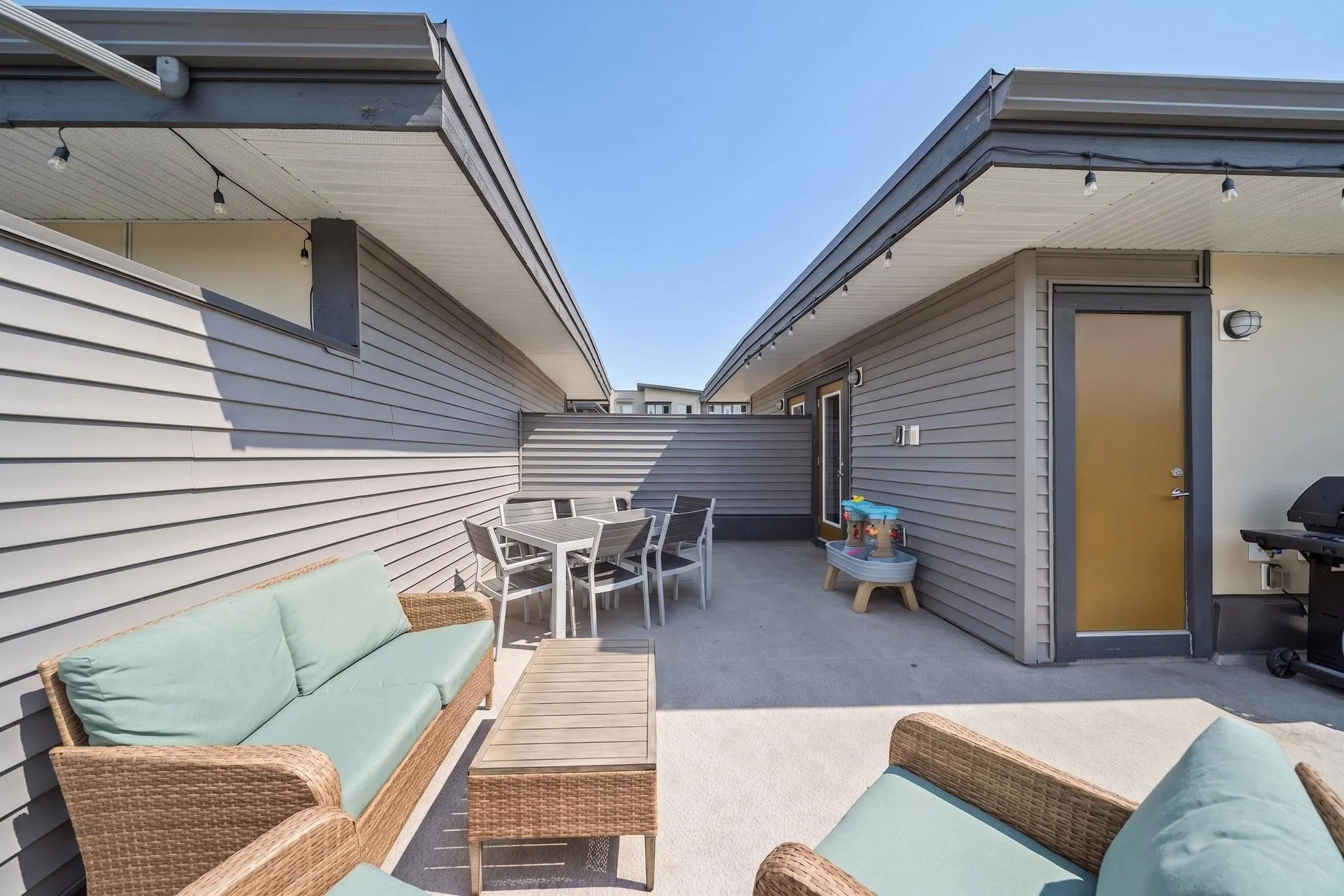 20849 78b Avenue #27