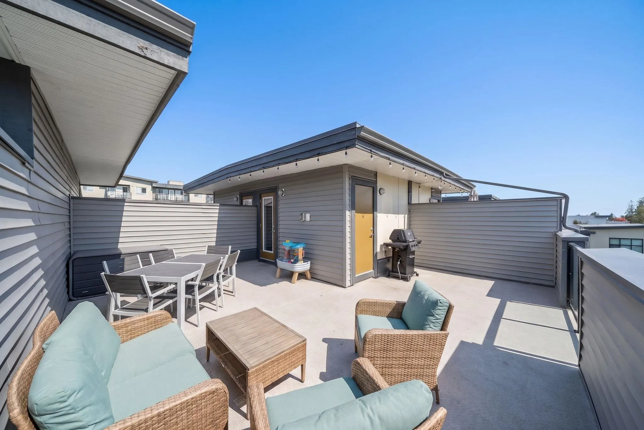 20849 78b Avenue #27