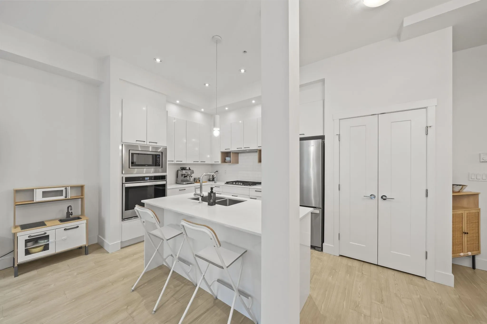 20849 78b Avenue #27