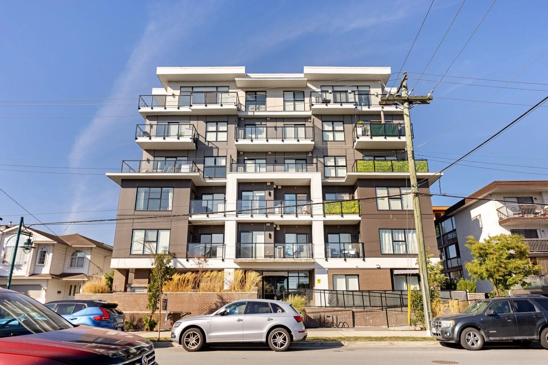 2331 Kelly Avenue #301