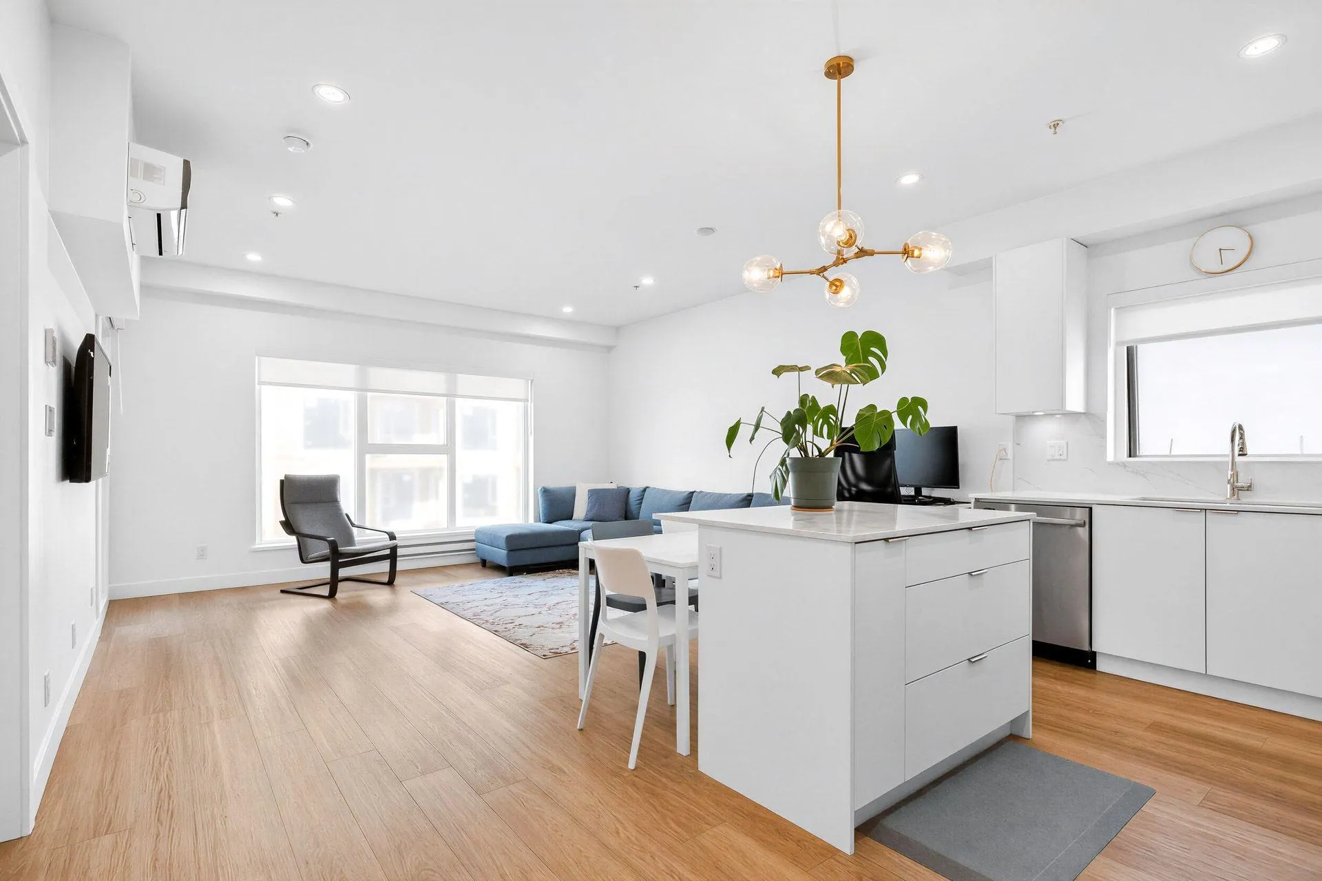 2331 Kelly Avenue #301