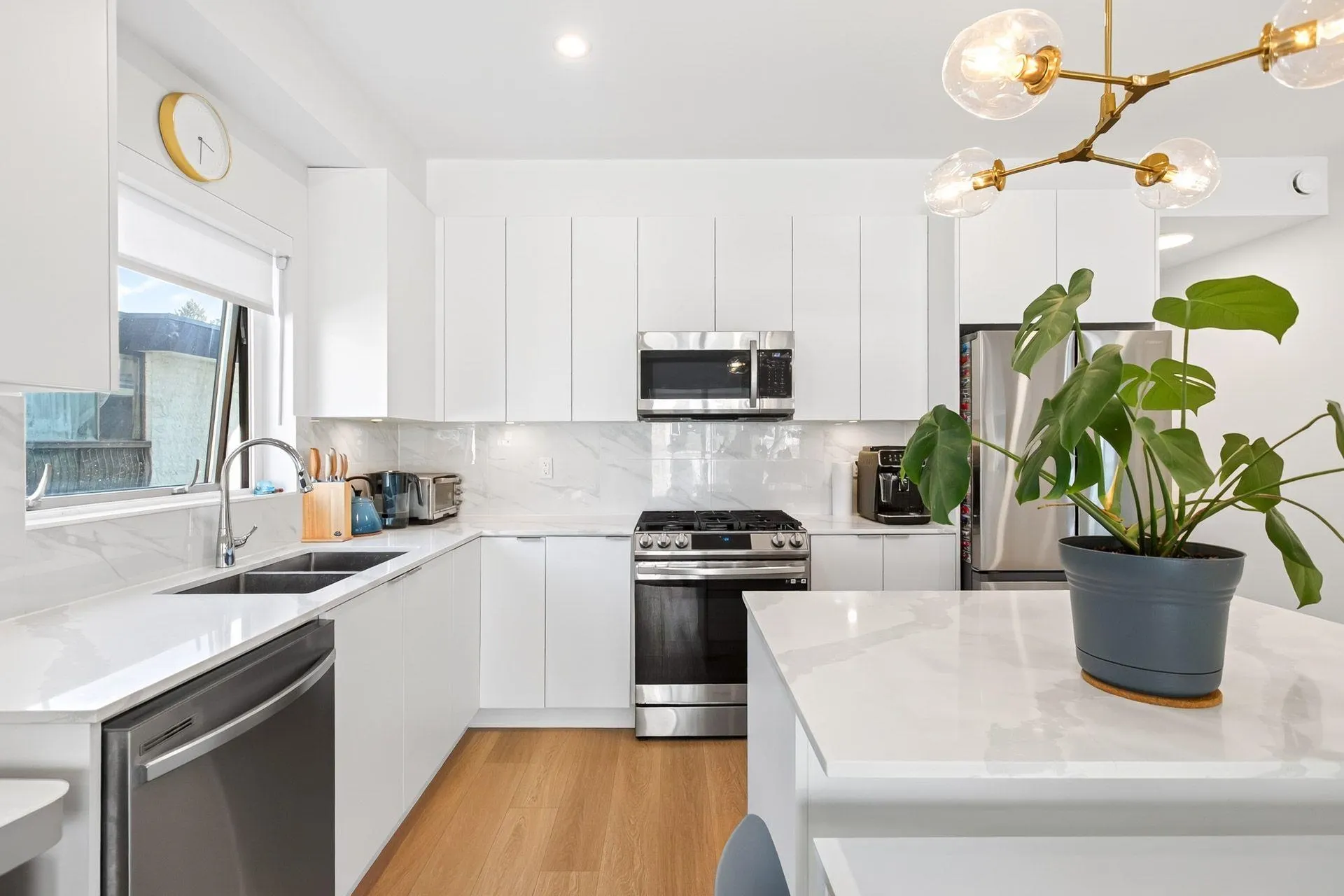 2331 Kelly Avenue #301