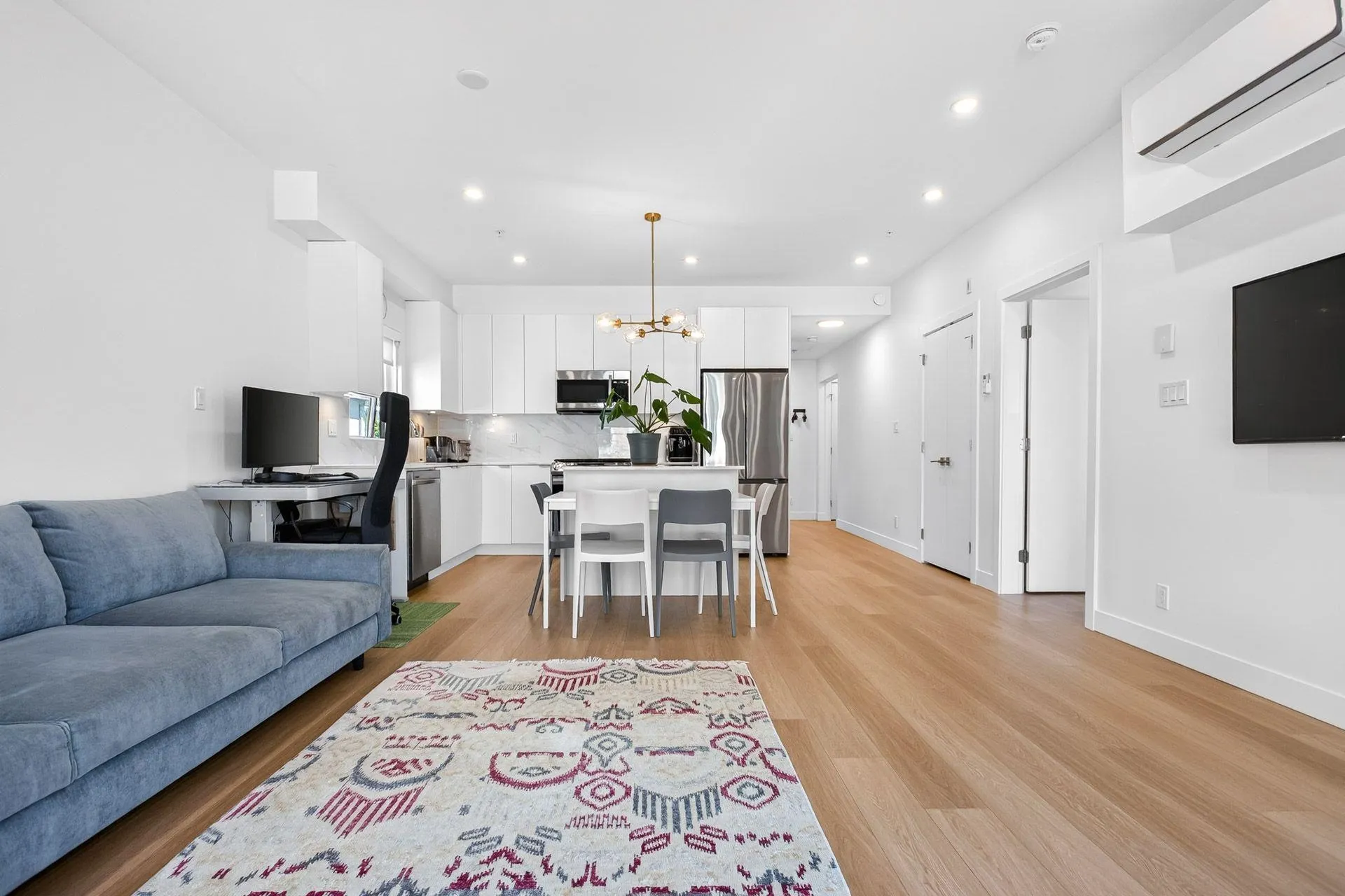 2331 Kelly Avenue #301