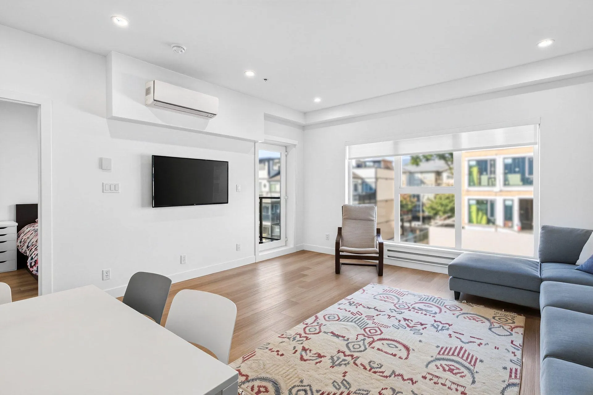 2331 Kelly Avenue #301