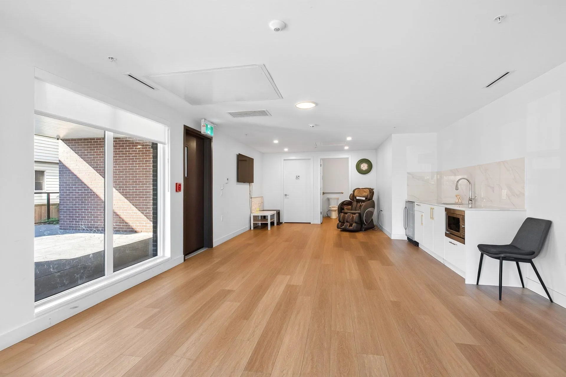 2331 Kelly Avenue #301