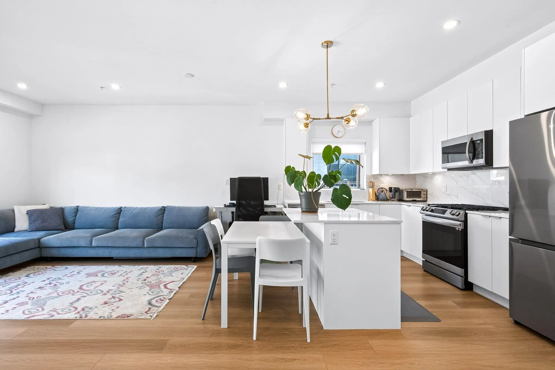 2331 Kelly Avenue #301