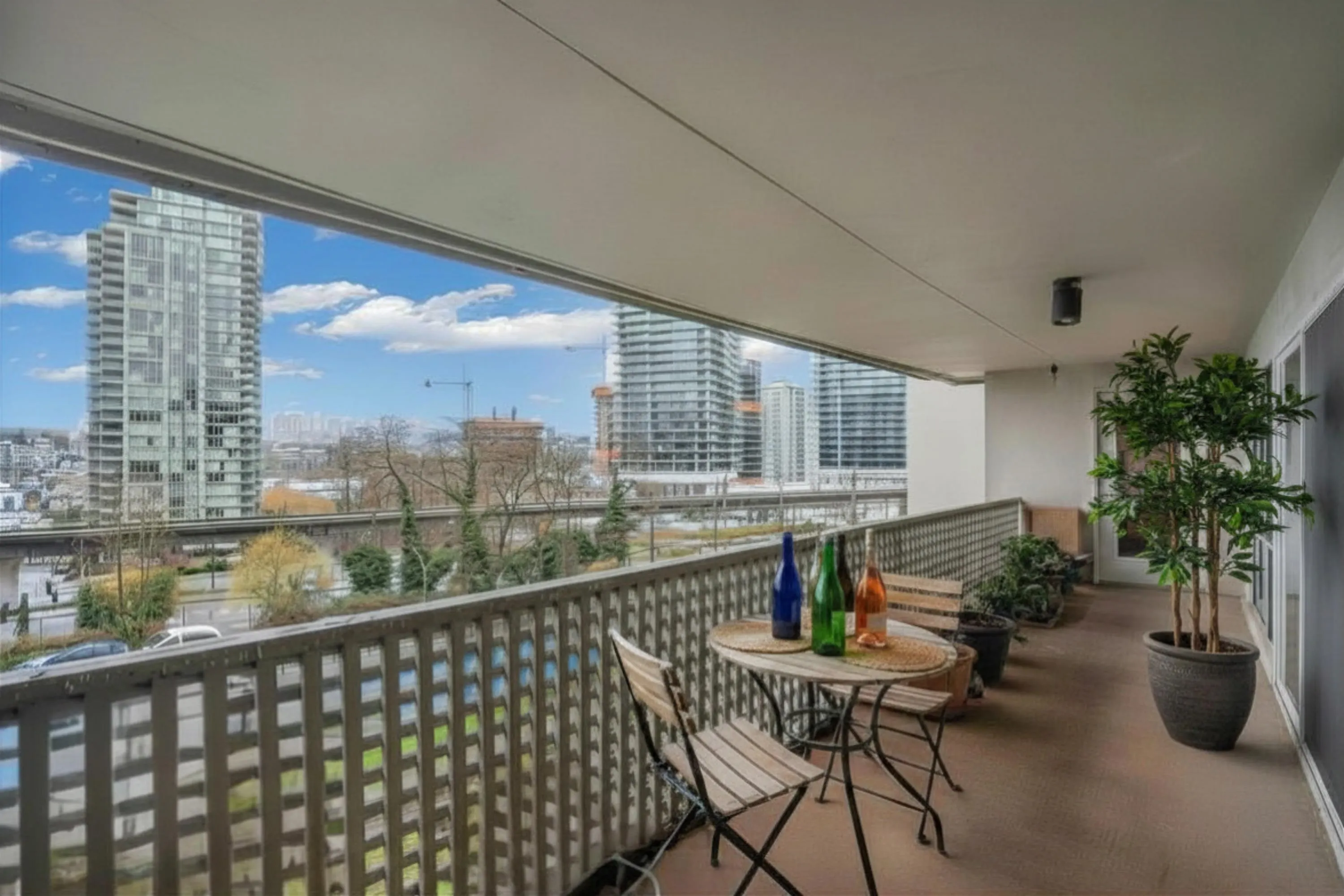 4941 Lougheed Highway #304