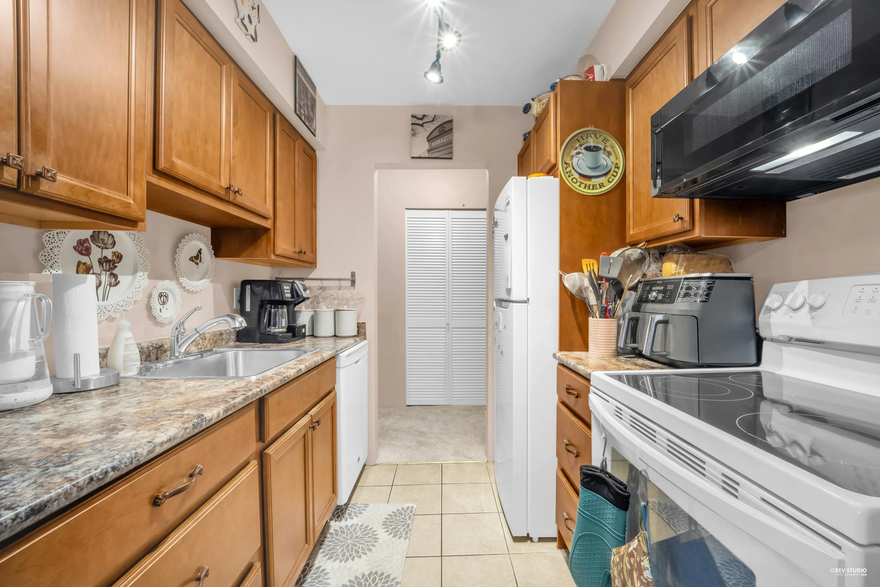 4941 Lougheed Highway #304