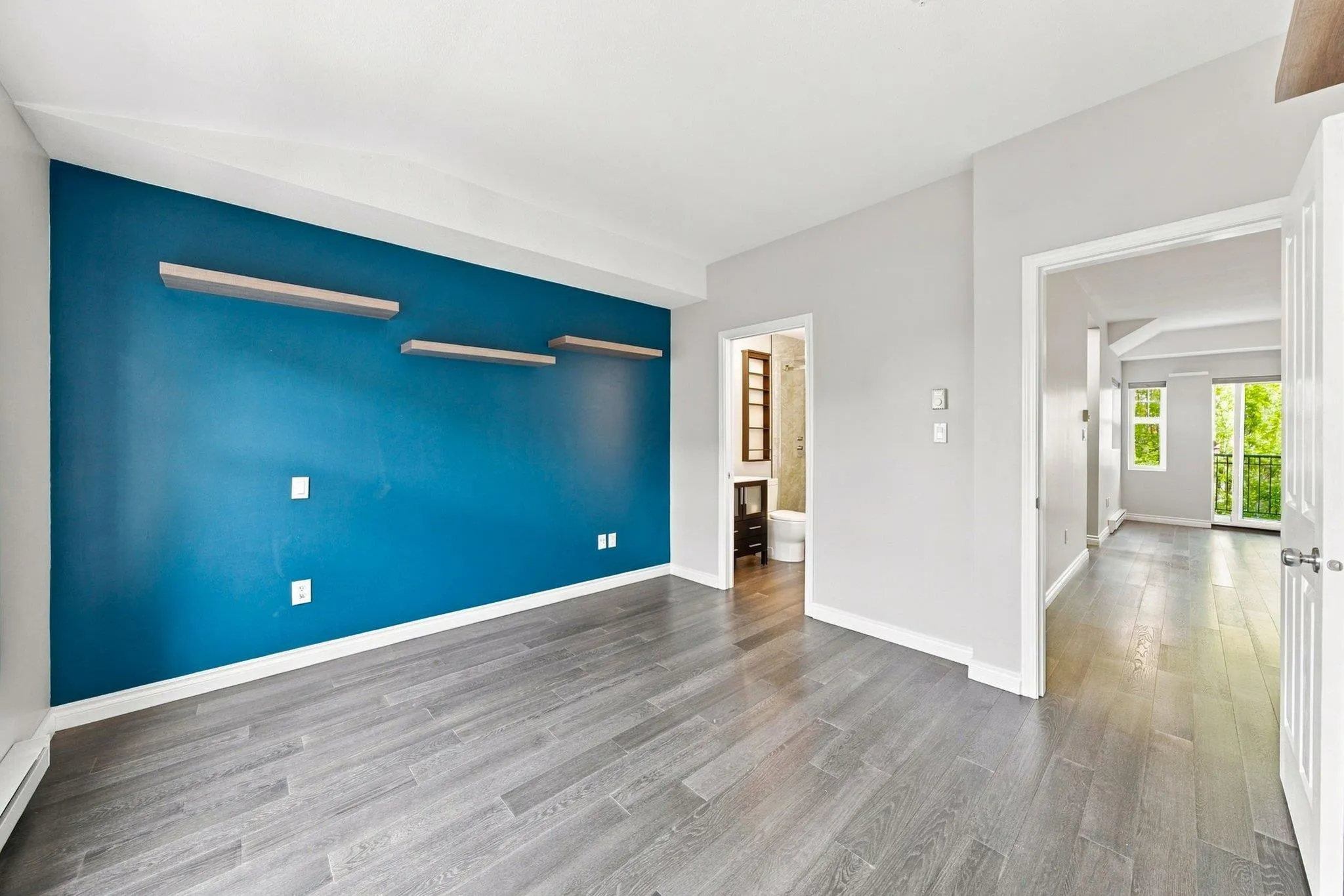 580 Twelfth Street #401