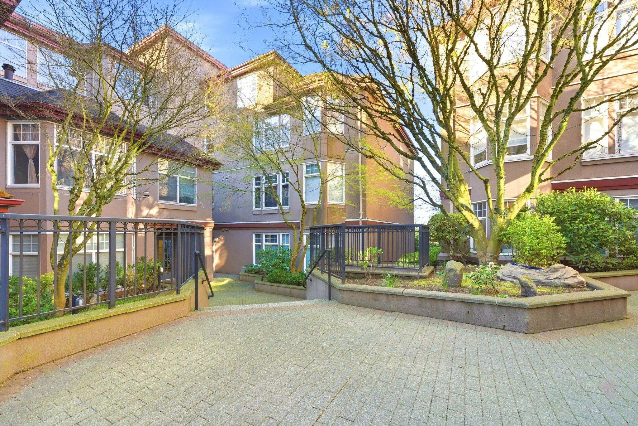 580 Twelfth Street #401