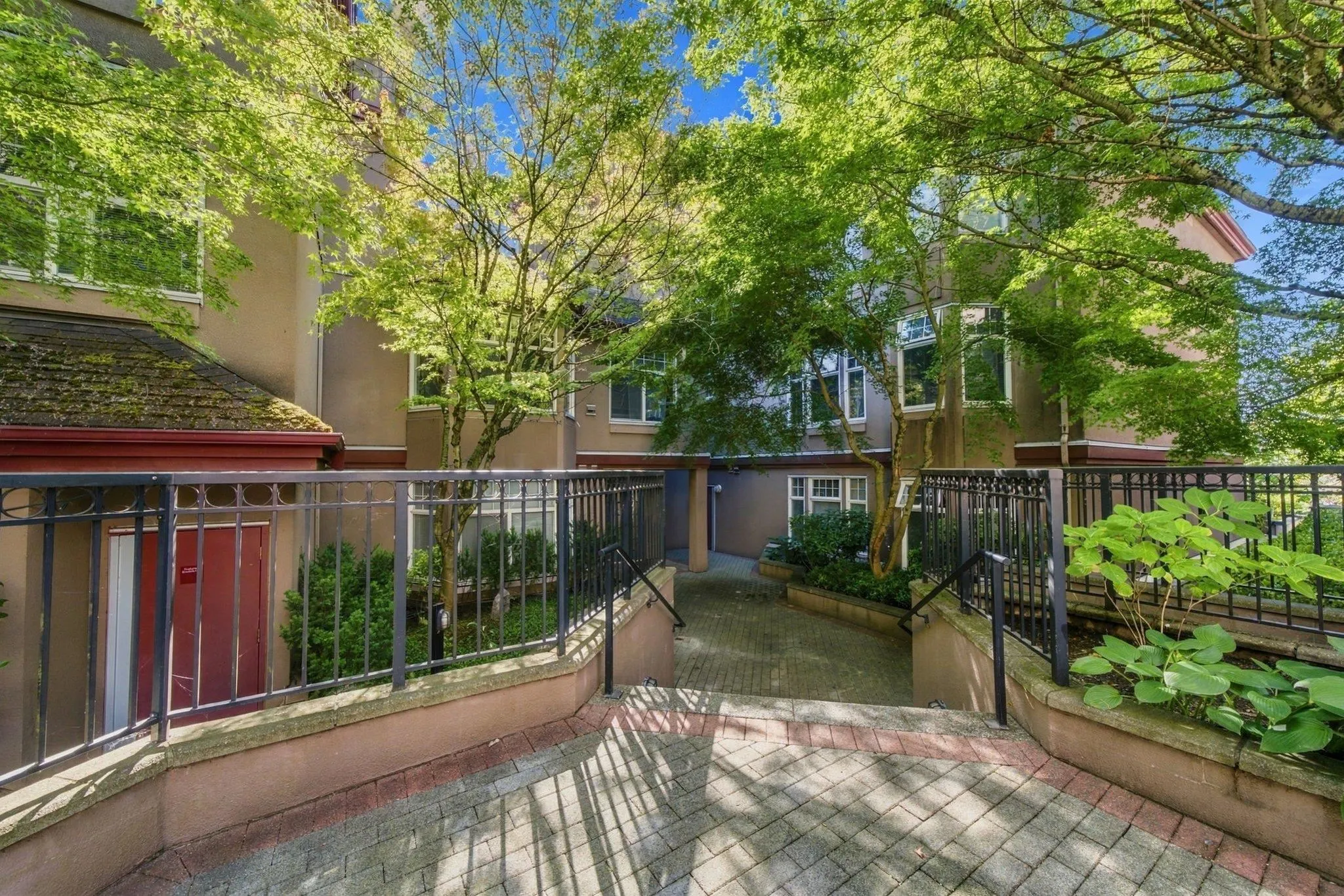 580 Twelfth Street #401