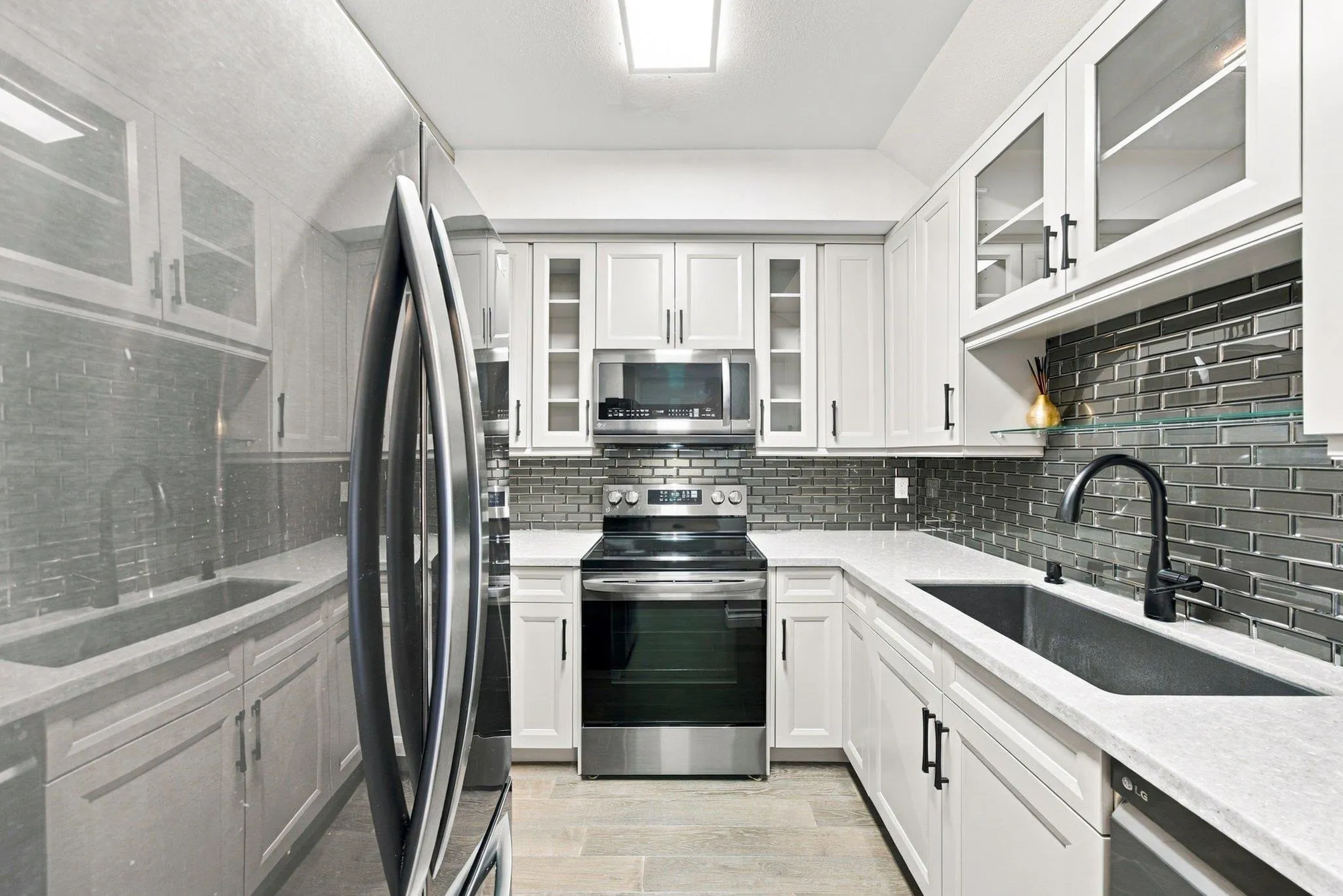 580 Twelfth Street #401