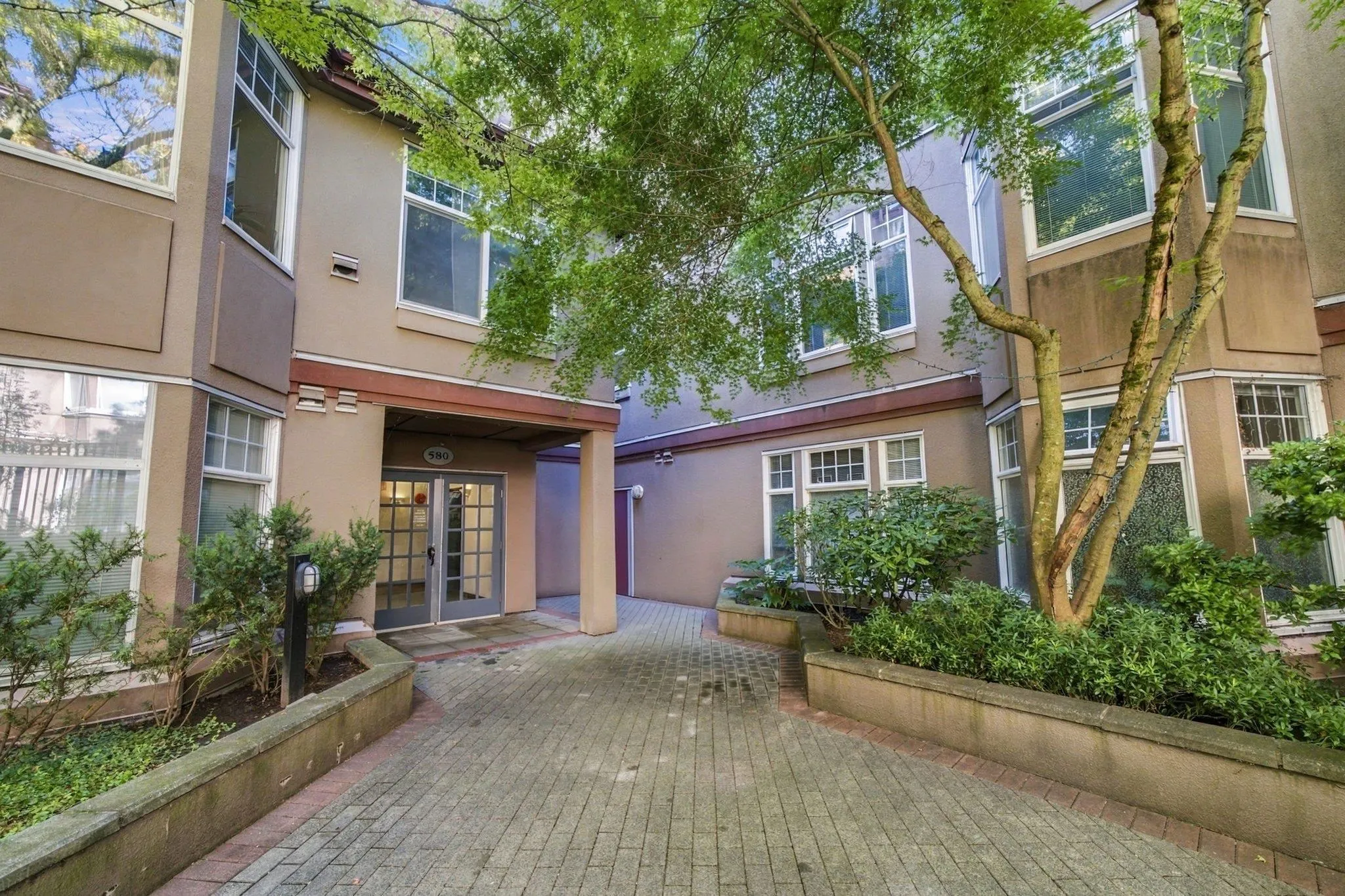 580 Twelfth Street #401