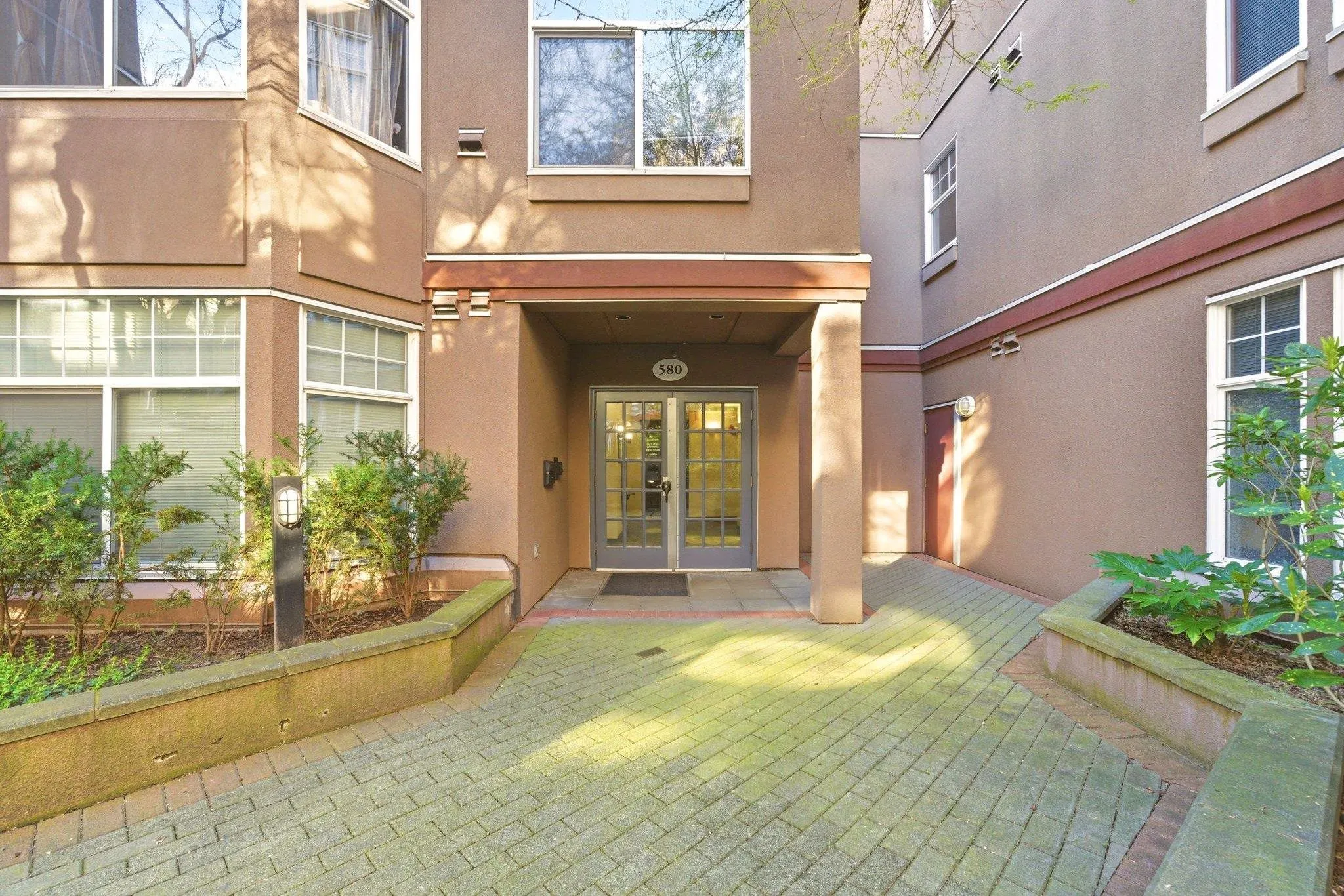 580 Twelfth Street #401