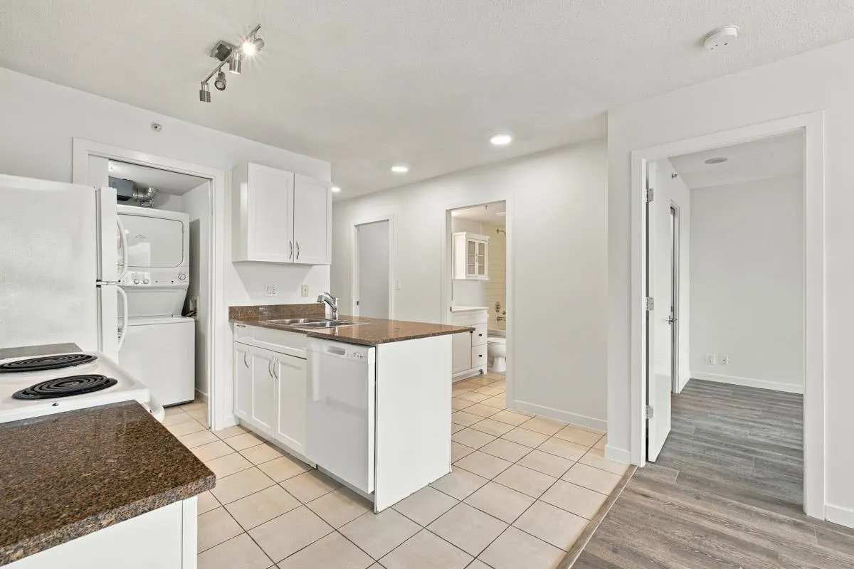 933 Hornby Street #809