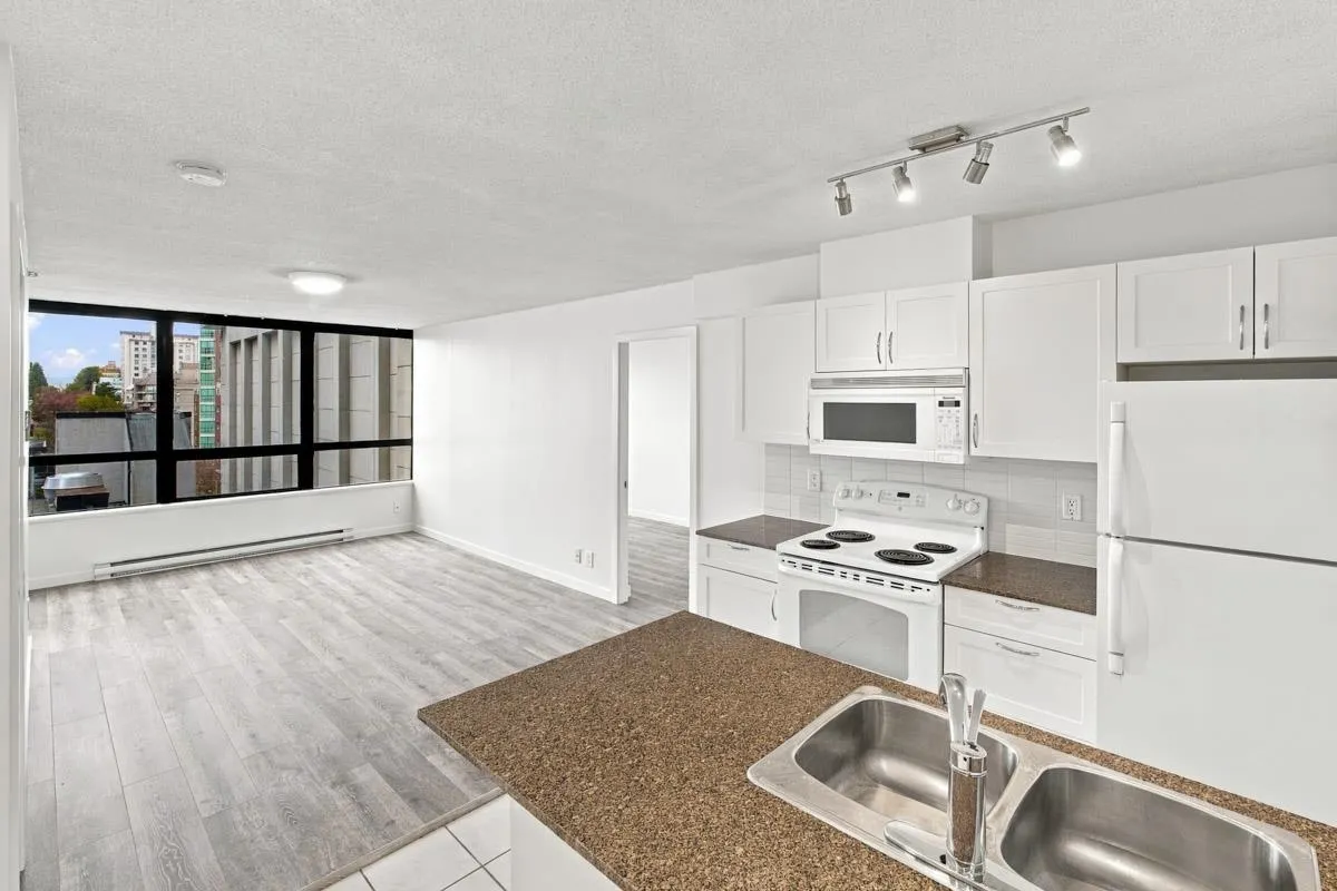 933 Hornby Street #809