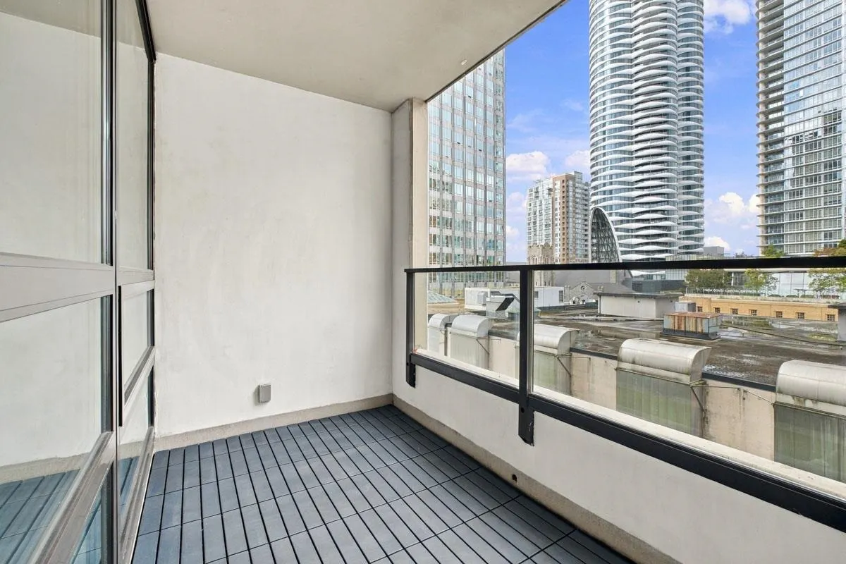 933 Hornby Street #809