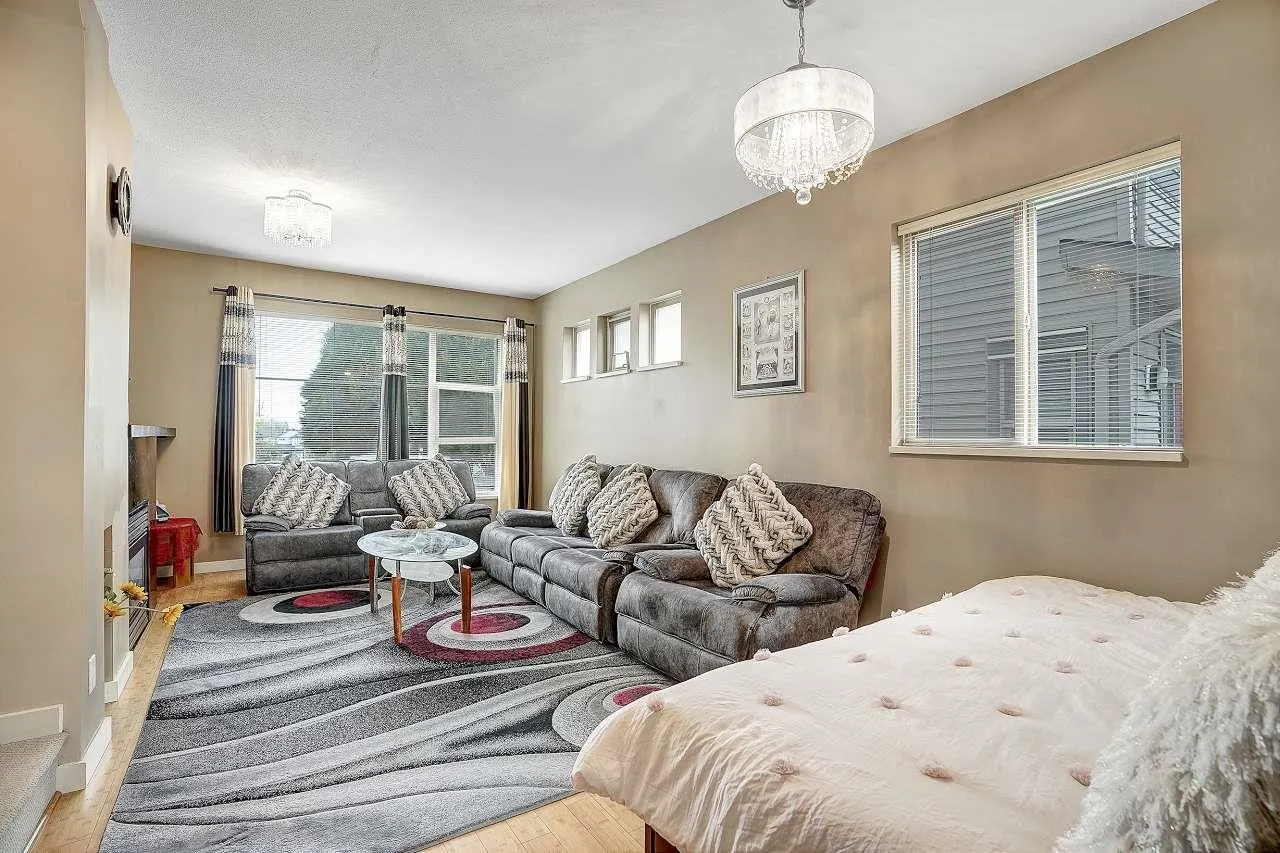 6033 168 Street #7
