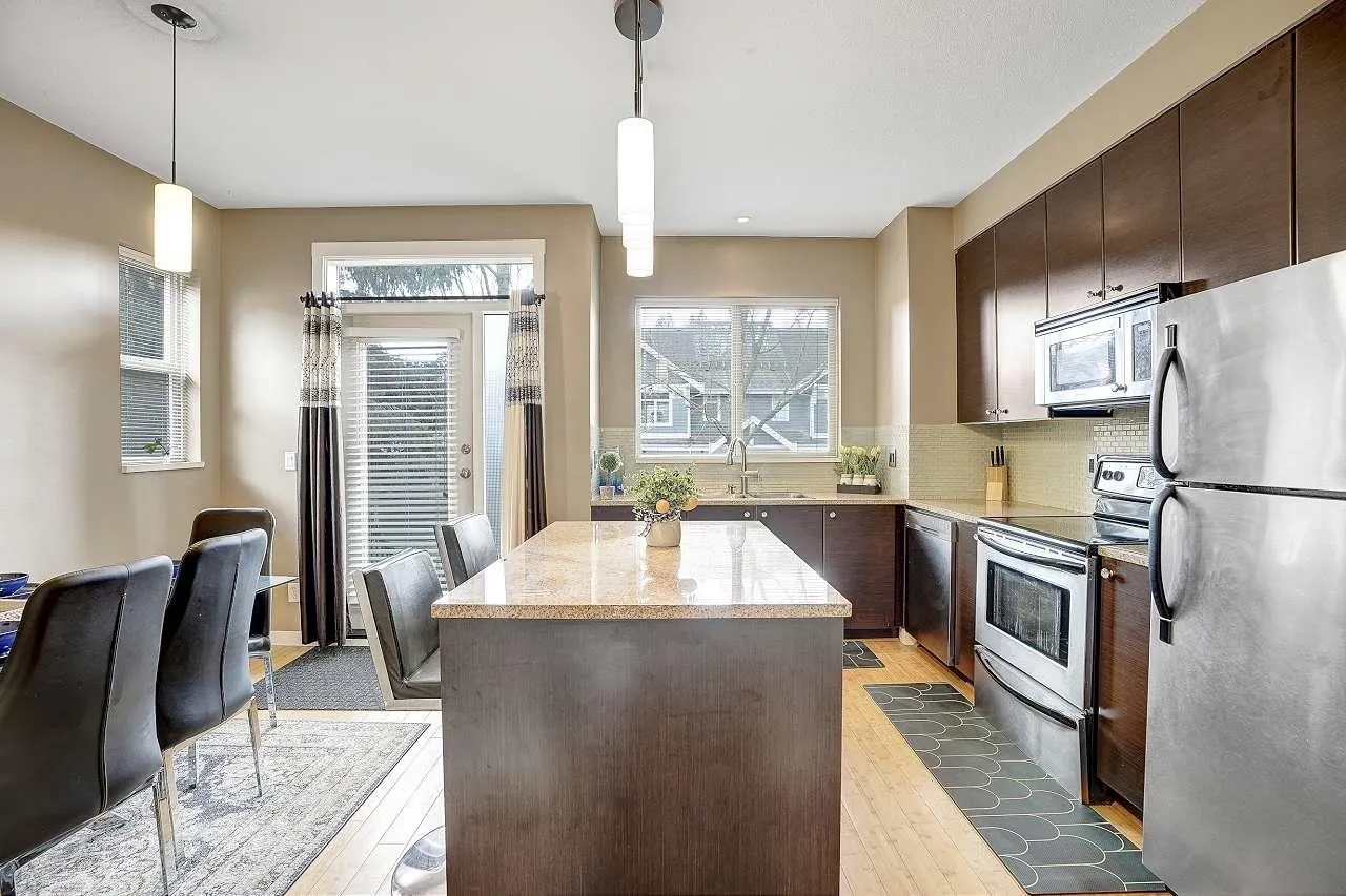 6033 168 Street #7