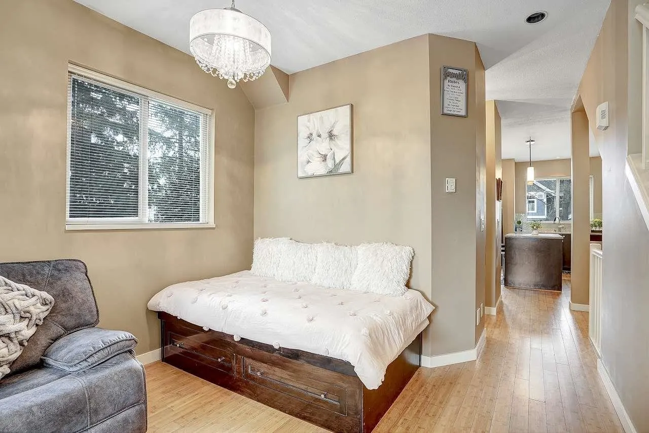 6033 168 Street #7
