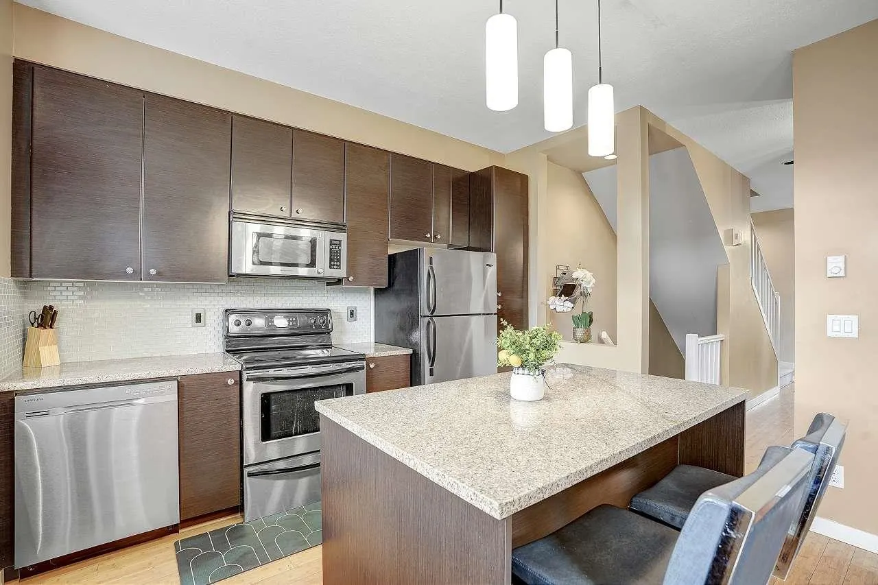 6033 168 Street #7