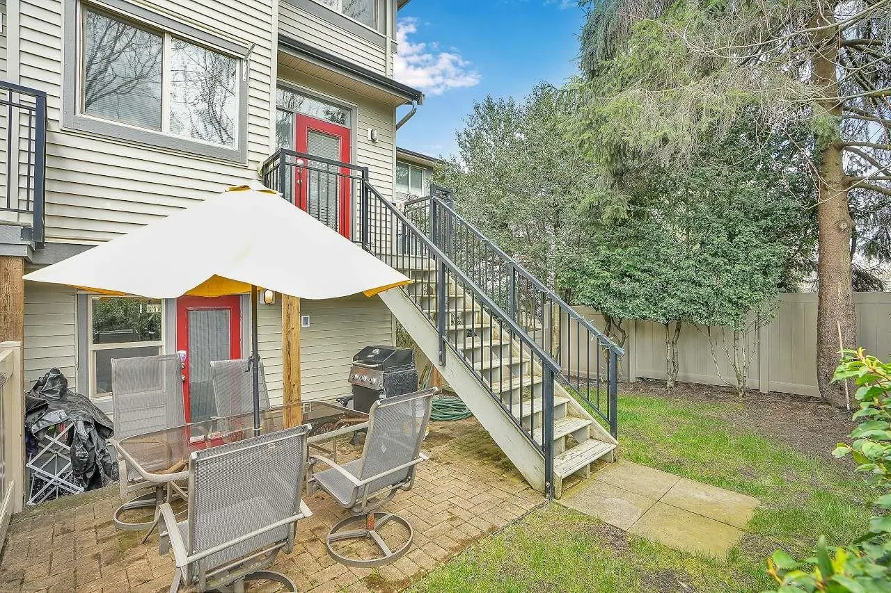6033 168 Street #7