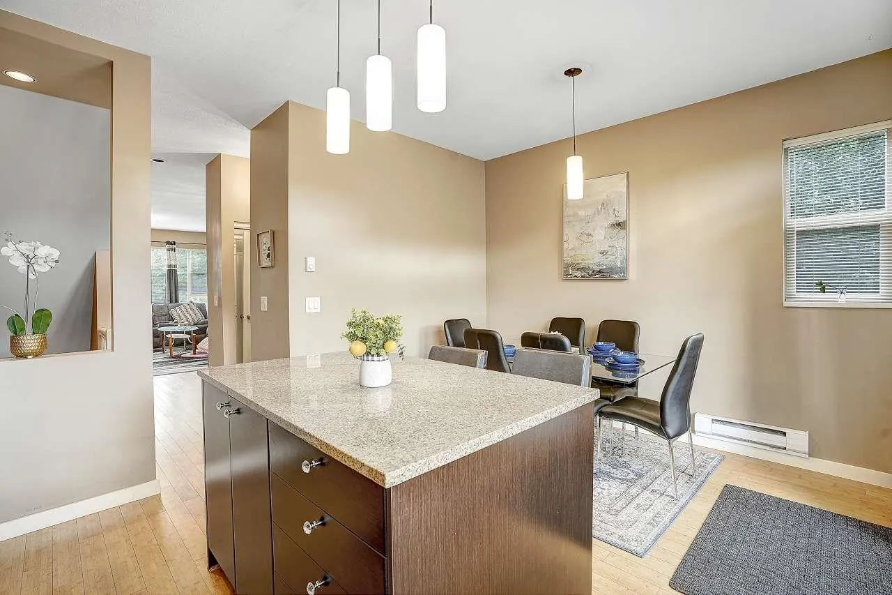 6033 168 Street #7