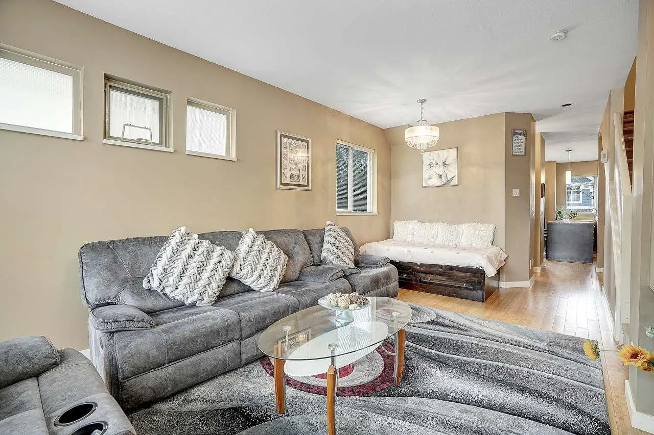 6033 168 Street #7