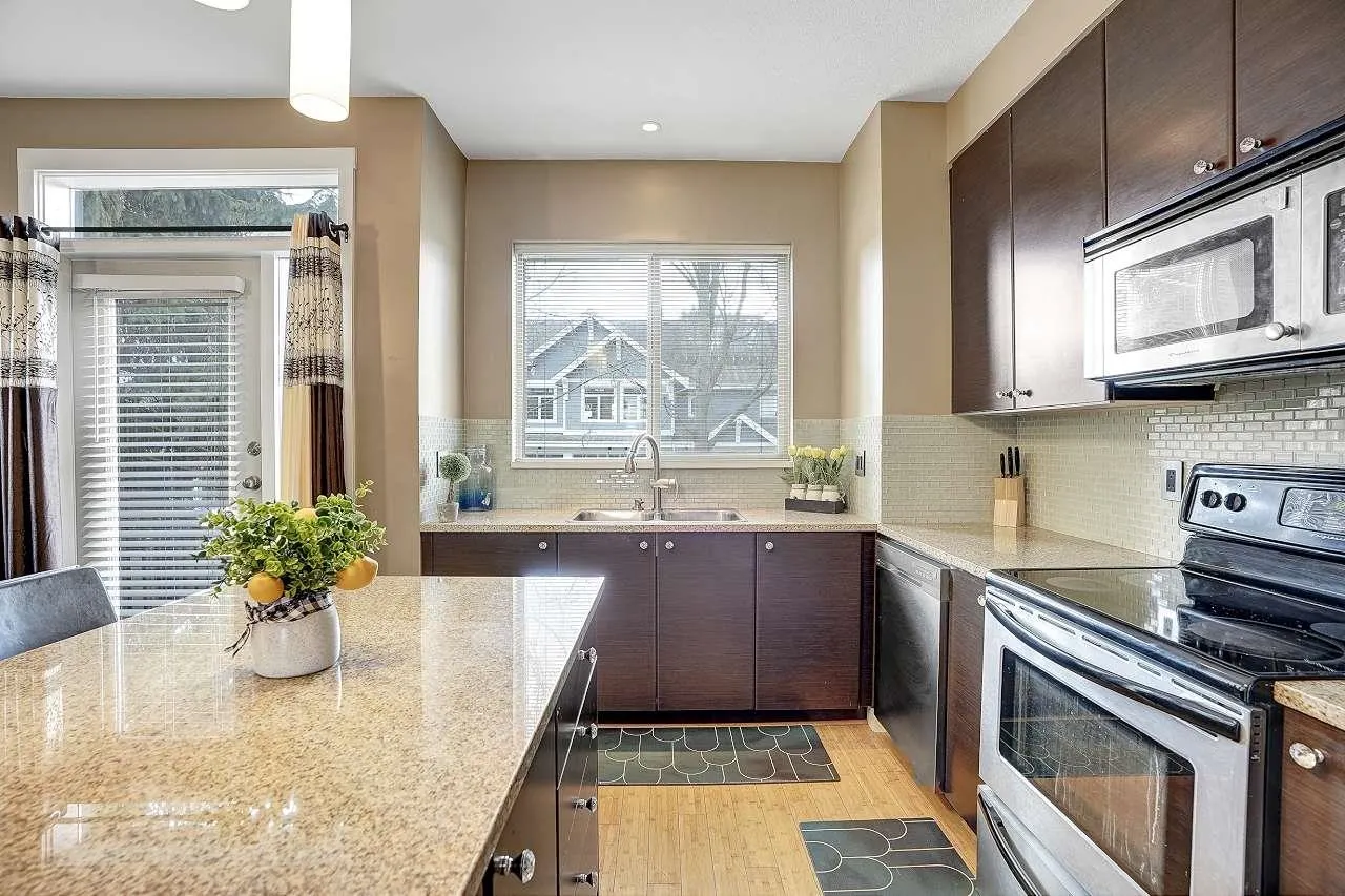 6033 168 Street #7
