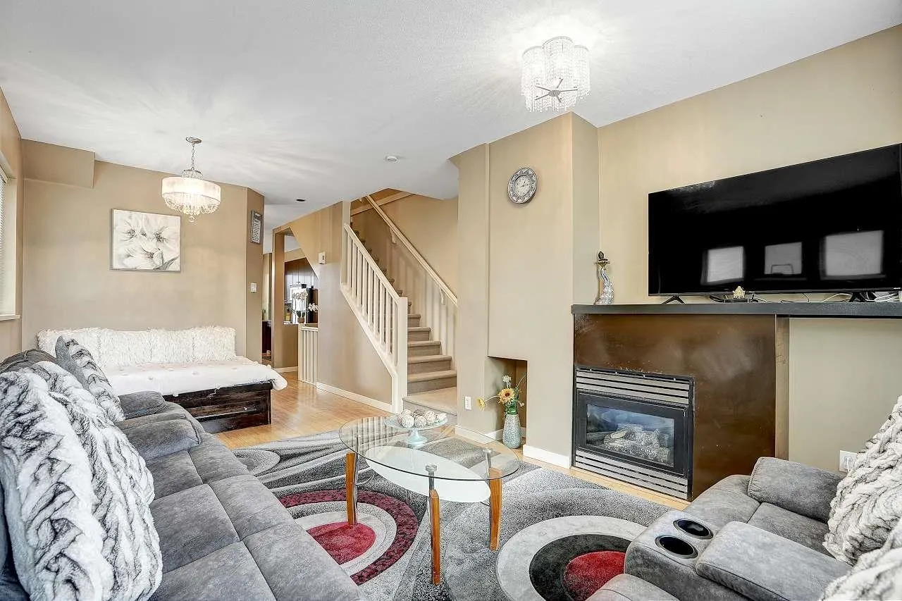 6033 168 Street #7