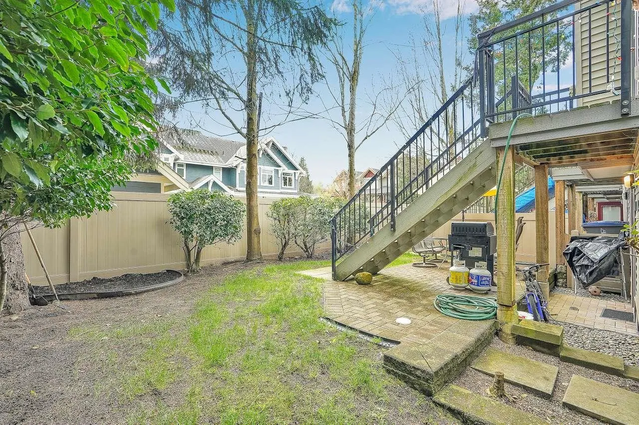 6033 168 Street #7