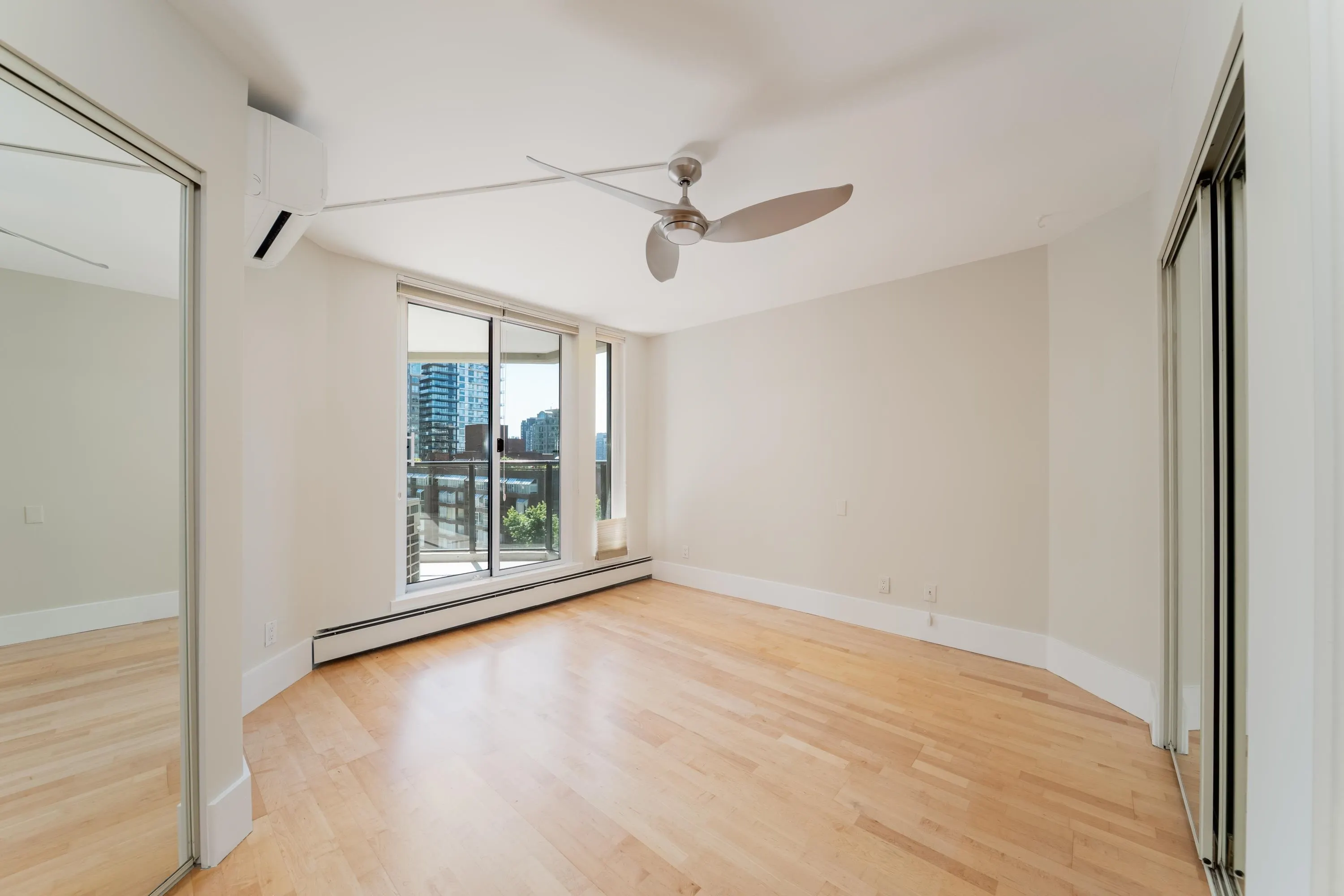 1010 Burnaby Street #905
