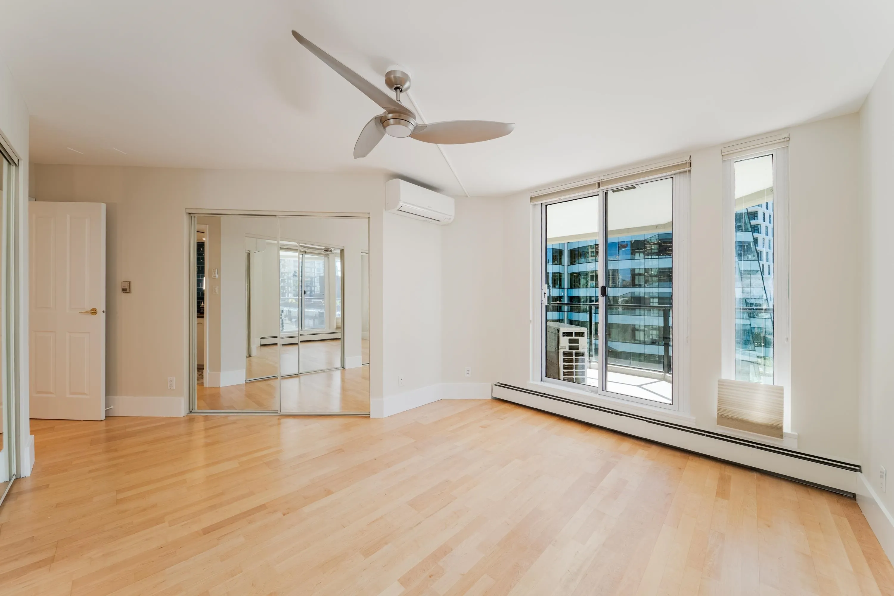 1010 Burnaby Street #905