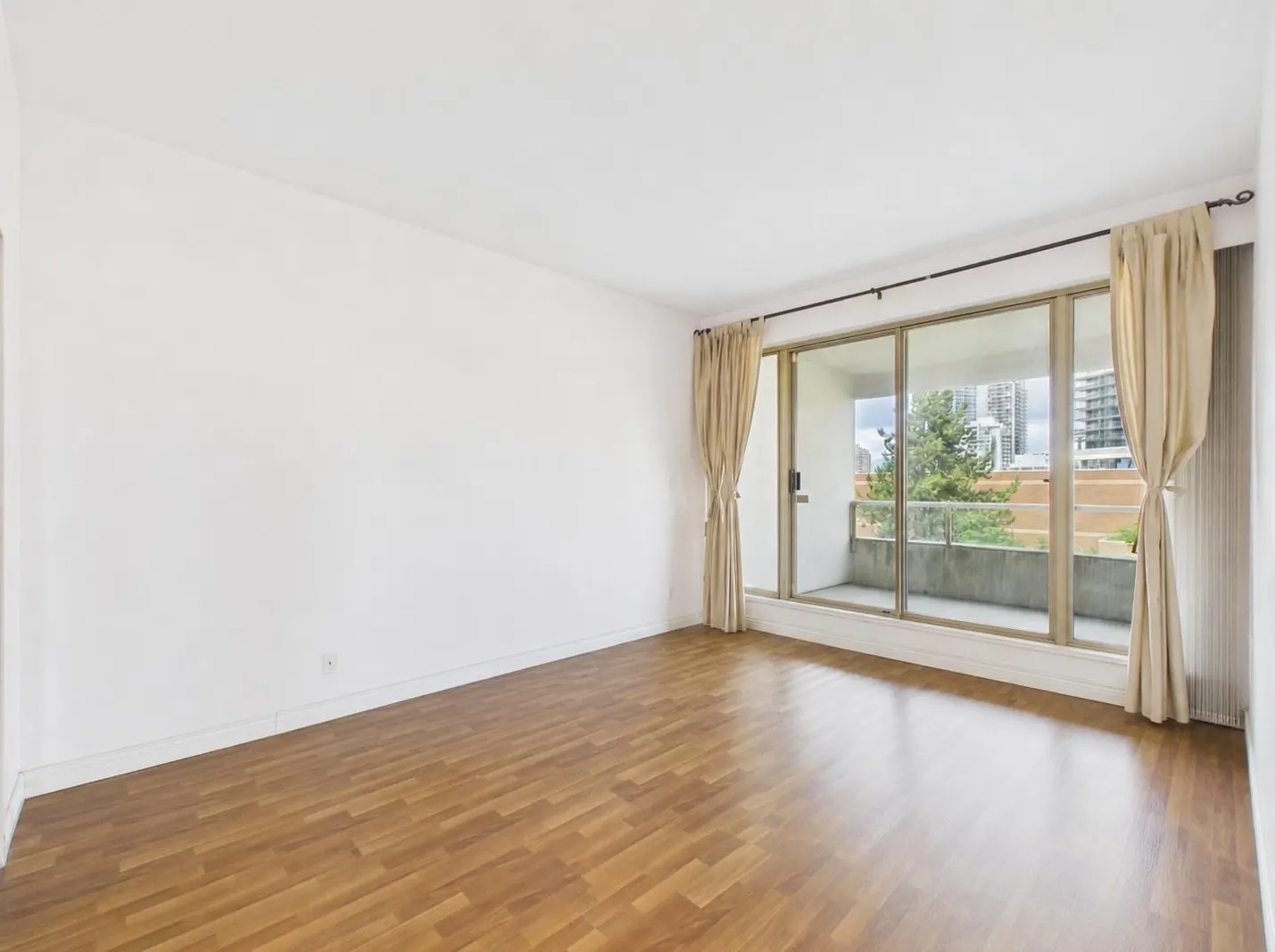 4830 Bennett Street #401