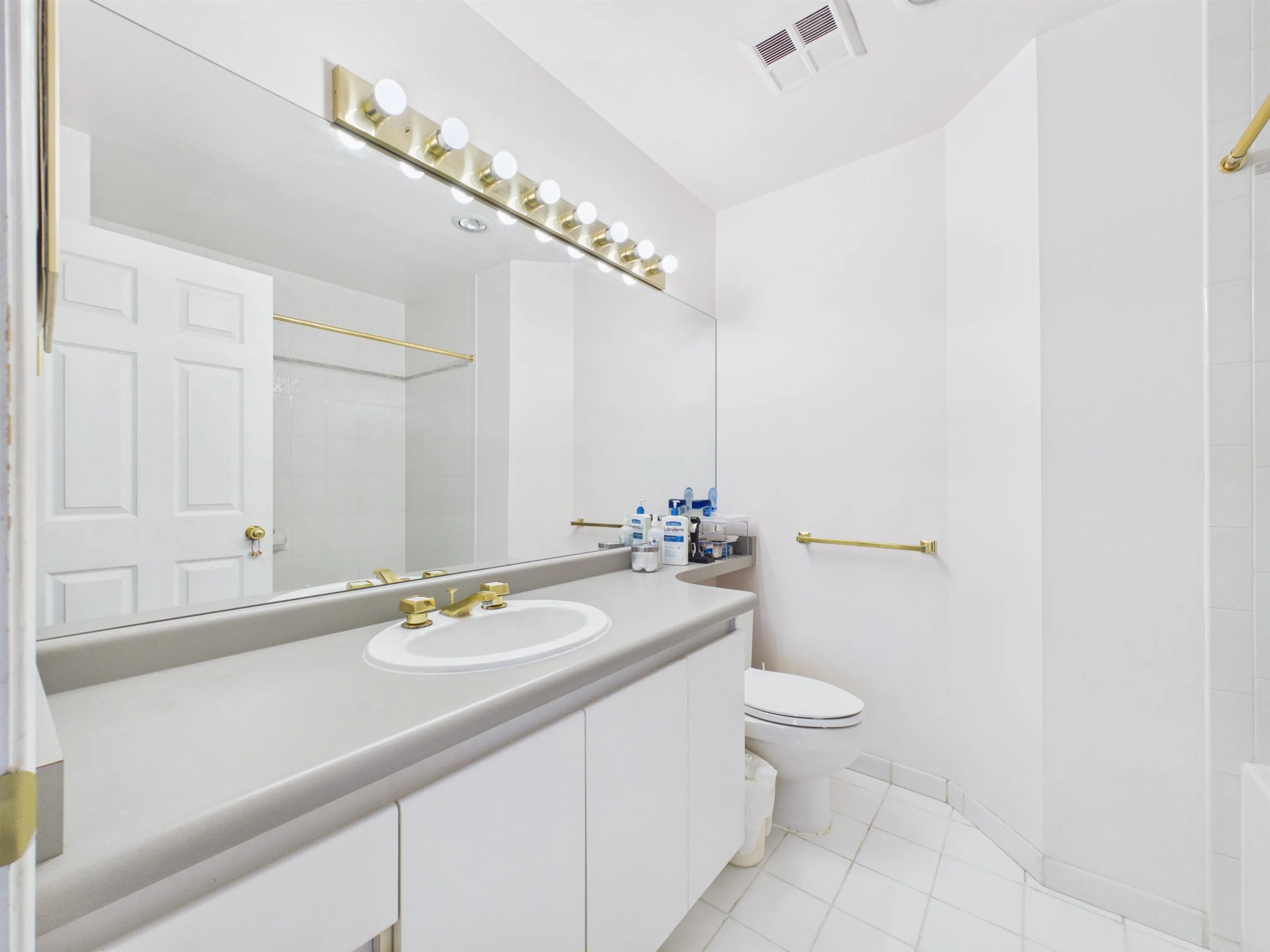 4830 Bennett Street #401