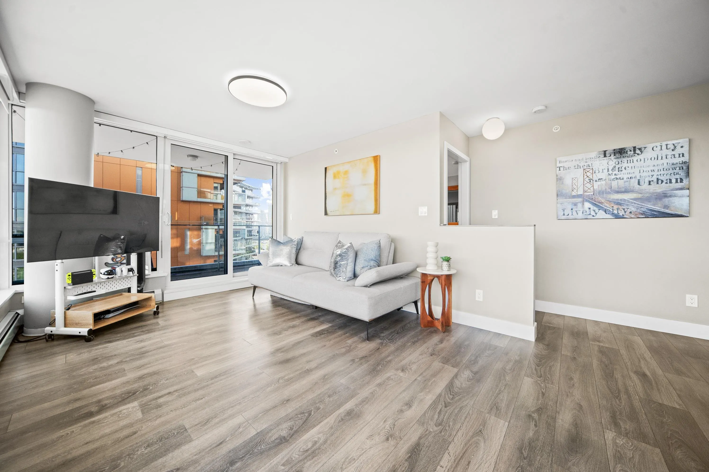 1788 Columbia Street #1208