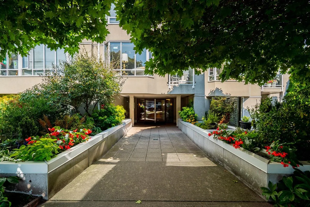 2195 W 5th Avenue #105