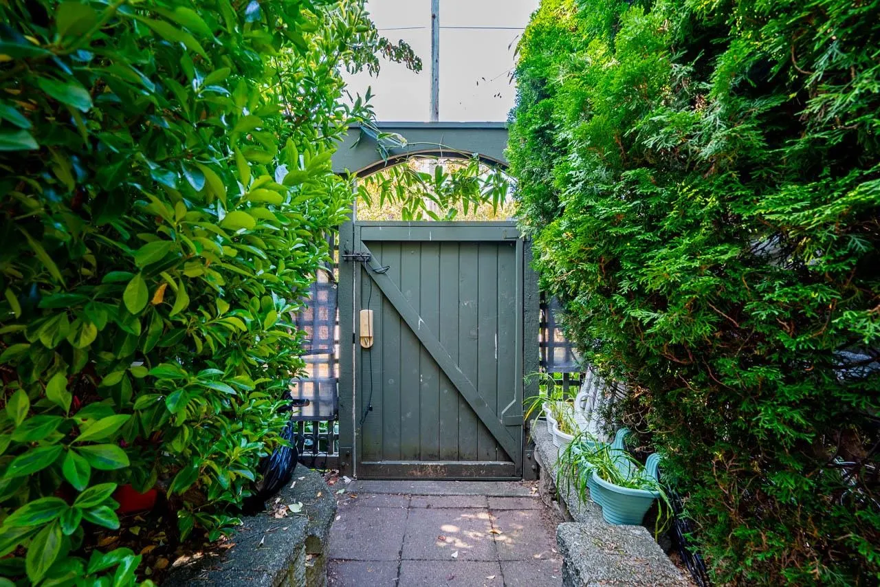 2195 W 5th Avenue #105