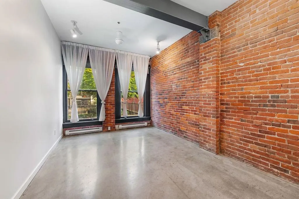53 W Hastings Street #306