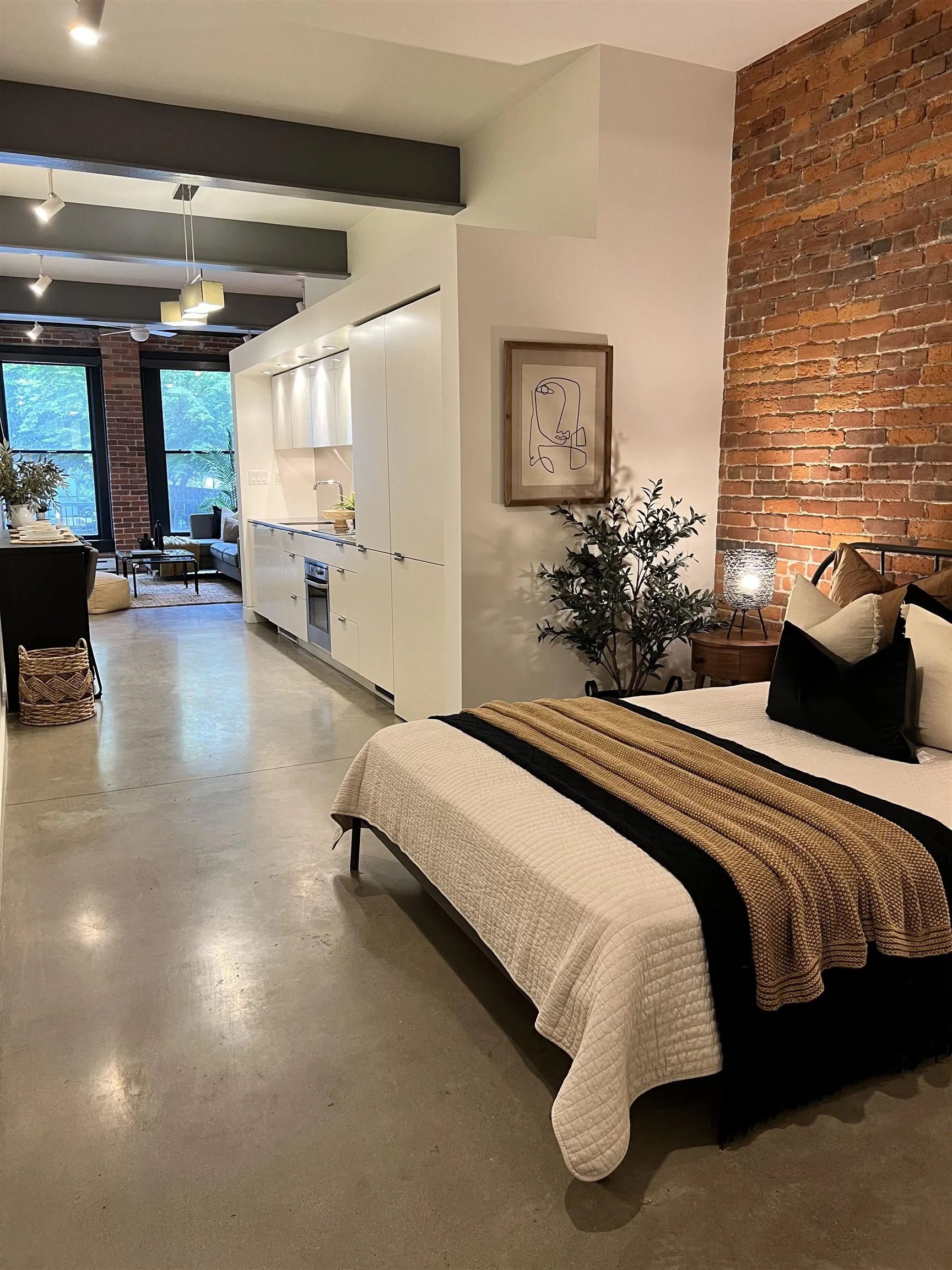 53 W Hastings Street #306