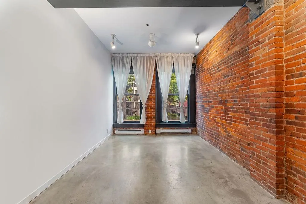 53 W Hastings Street #306