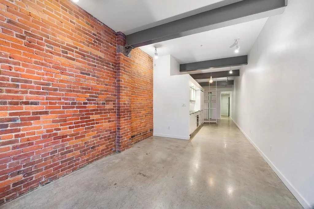 53 W Hastings Street #306