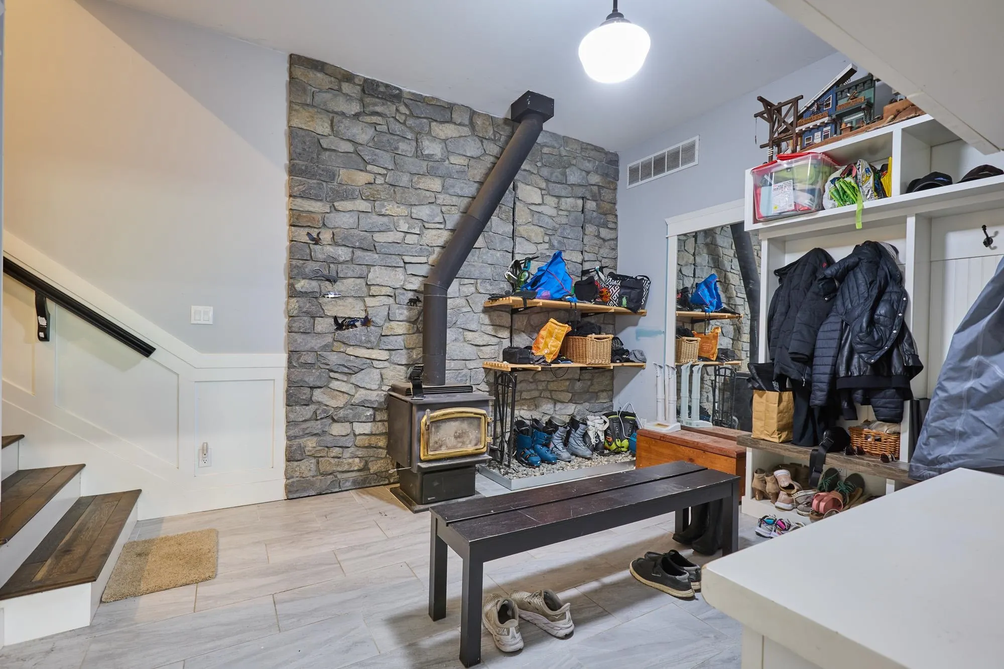 1001 Jay Crescent