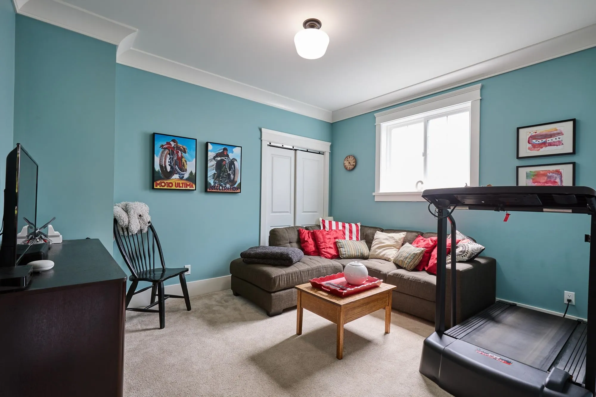 1001 Jay Crescent