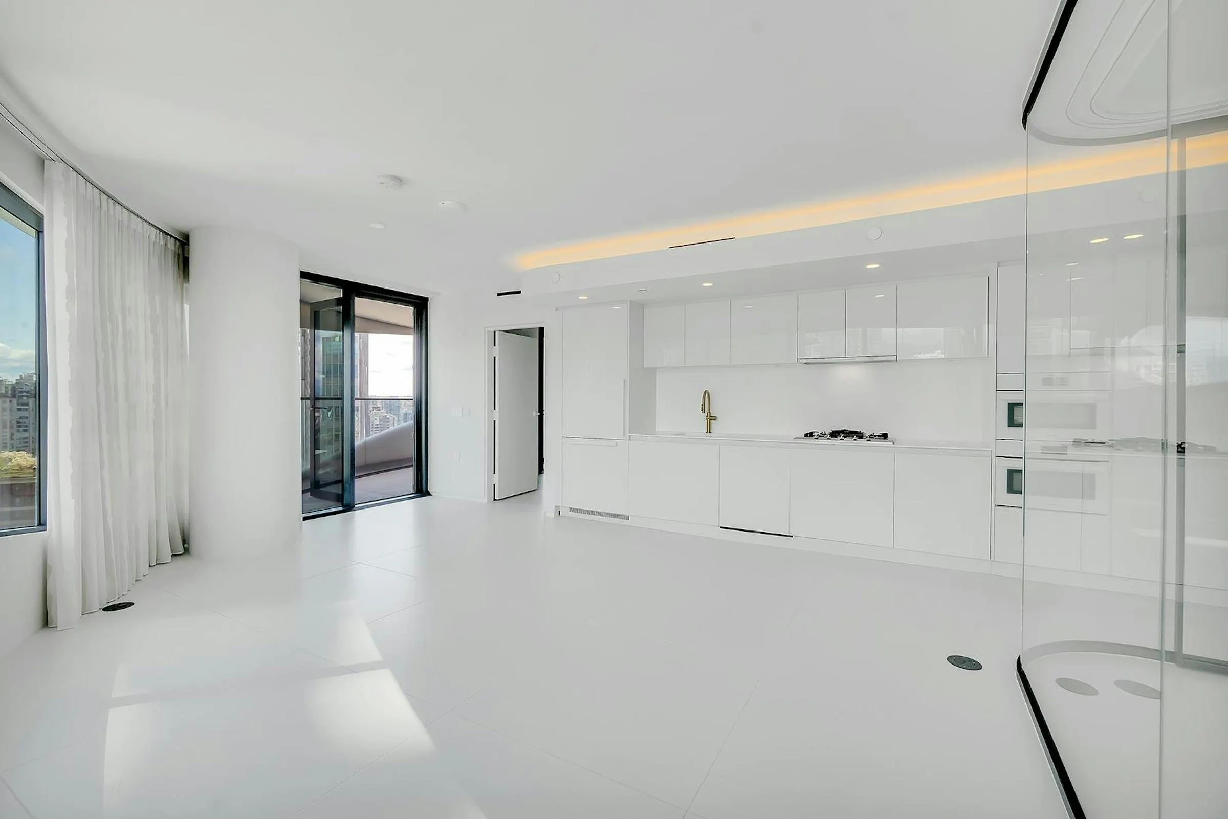 1033 Neslon Street #2008