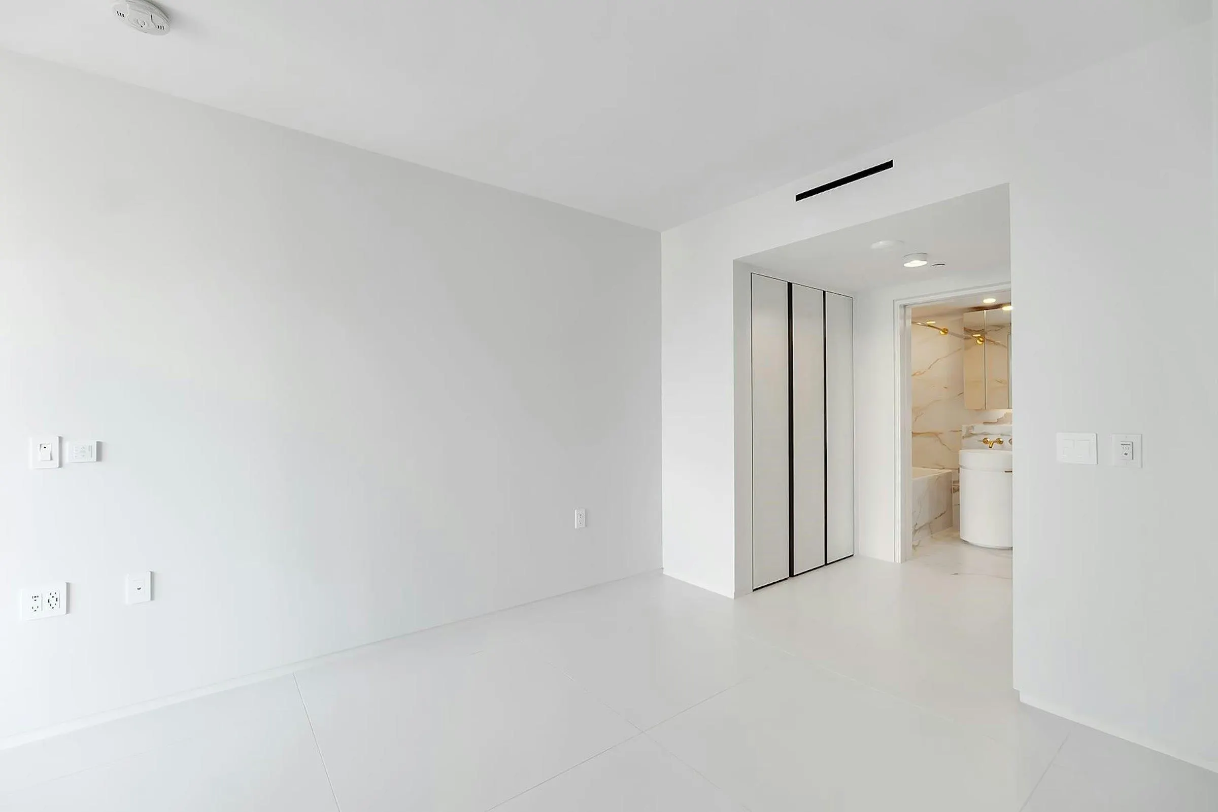 1033 Neslon Street #2008