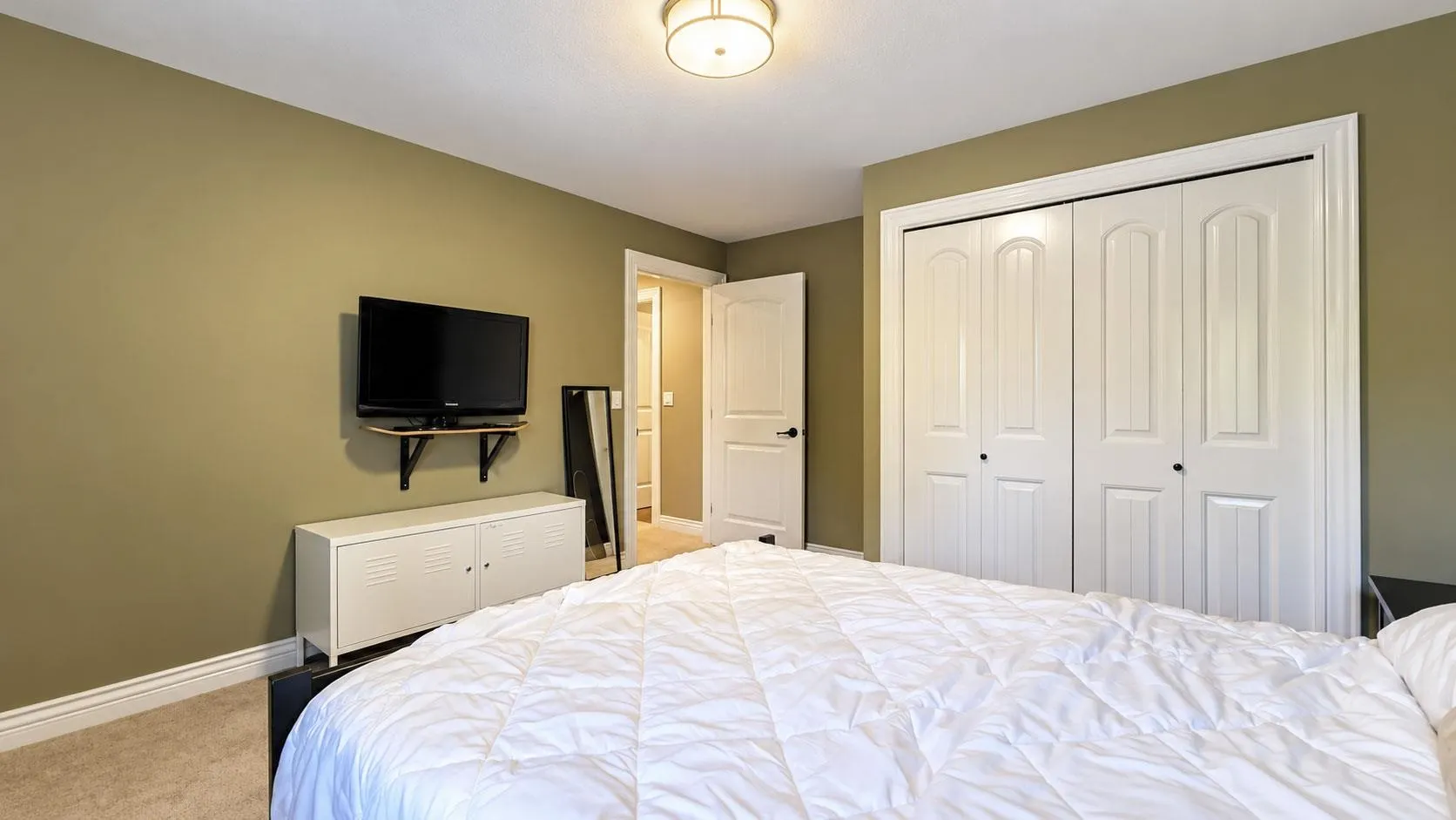 1228 Burkemont Place