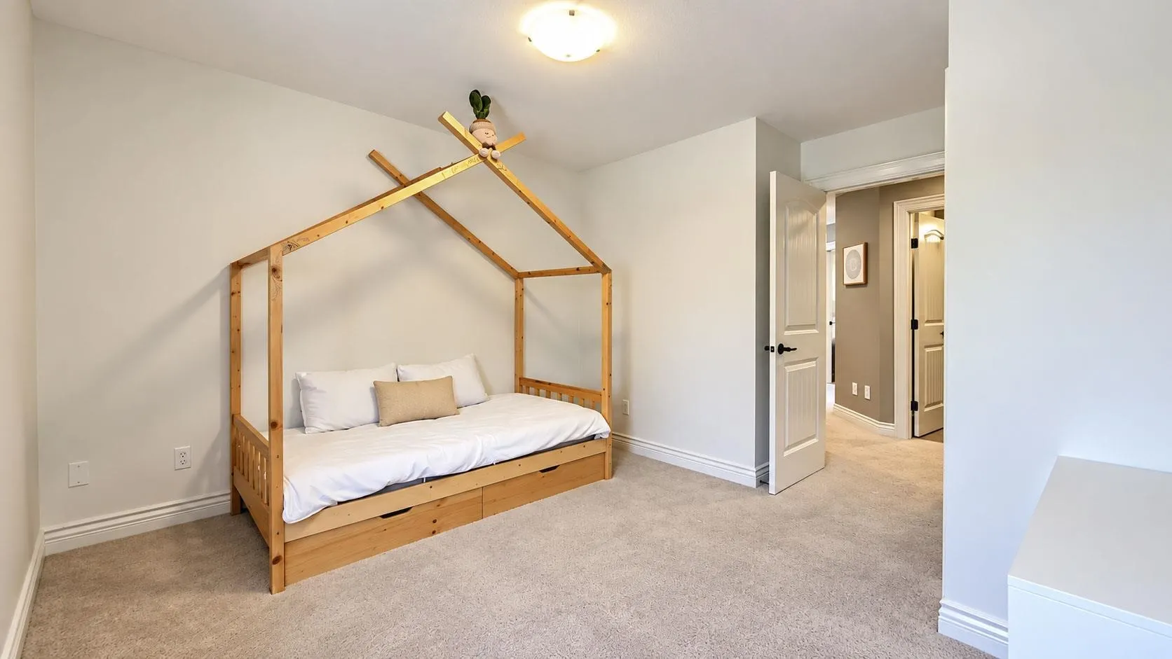 1228 Burkemont Place